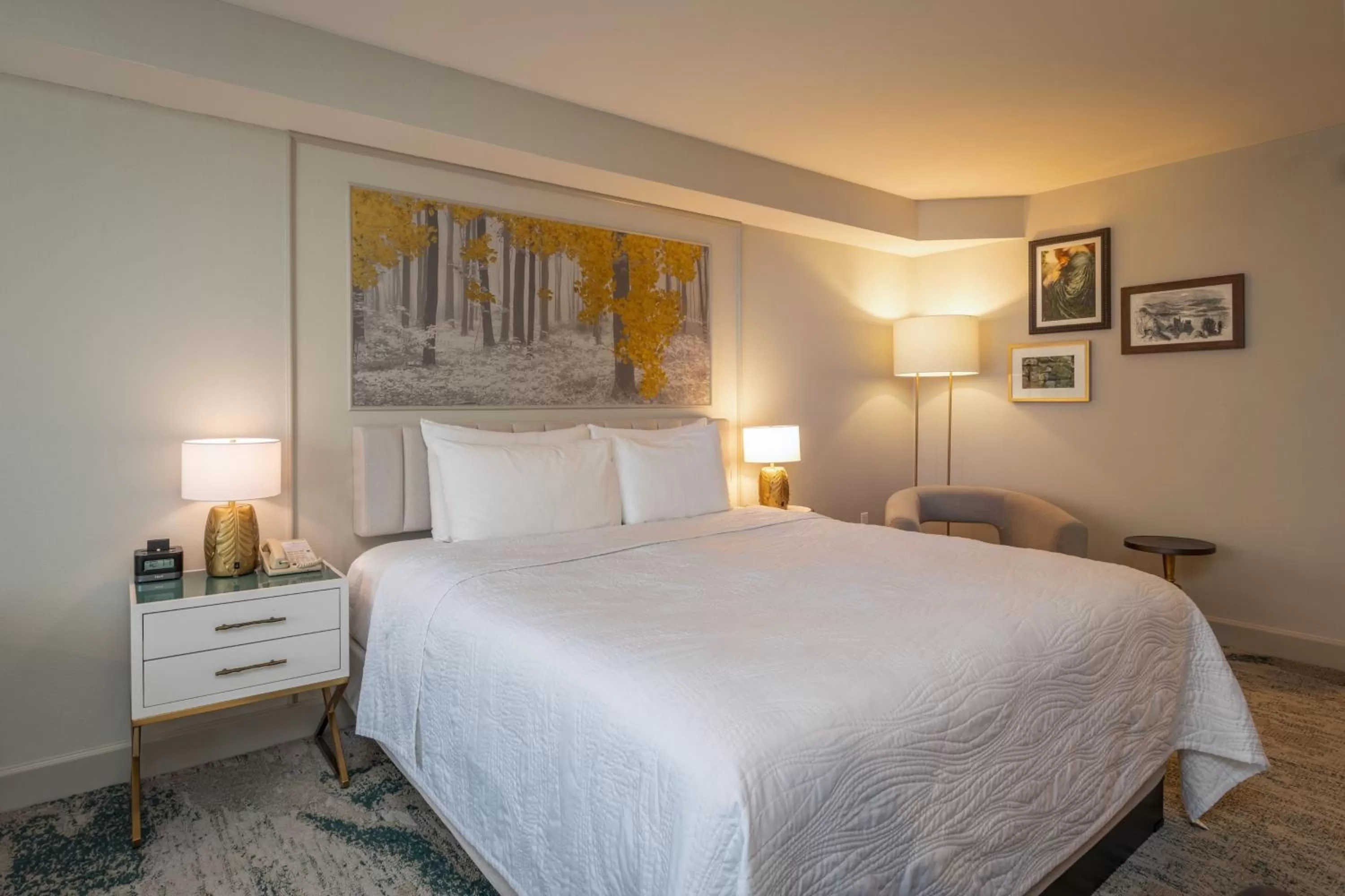 Photo of the whole room, Bed in Castle Hotel, Autograph Collection