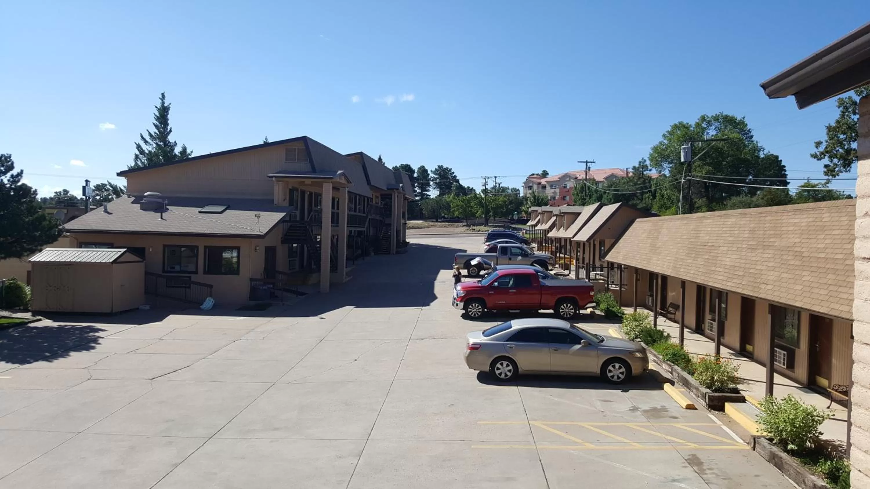 The KC Motel Show Low