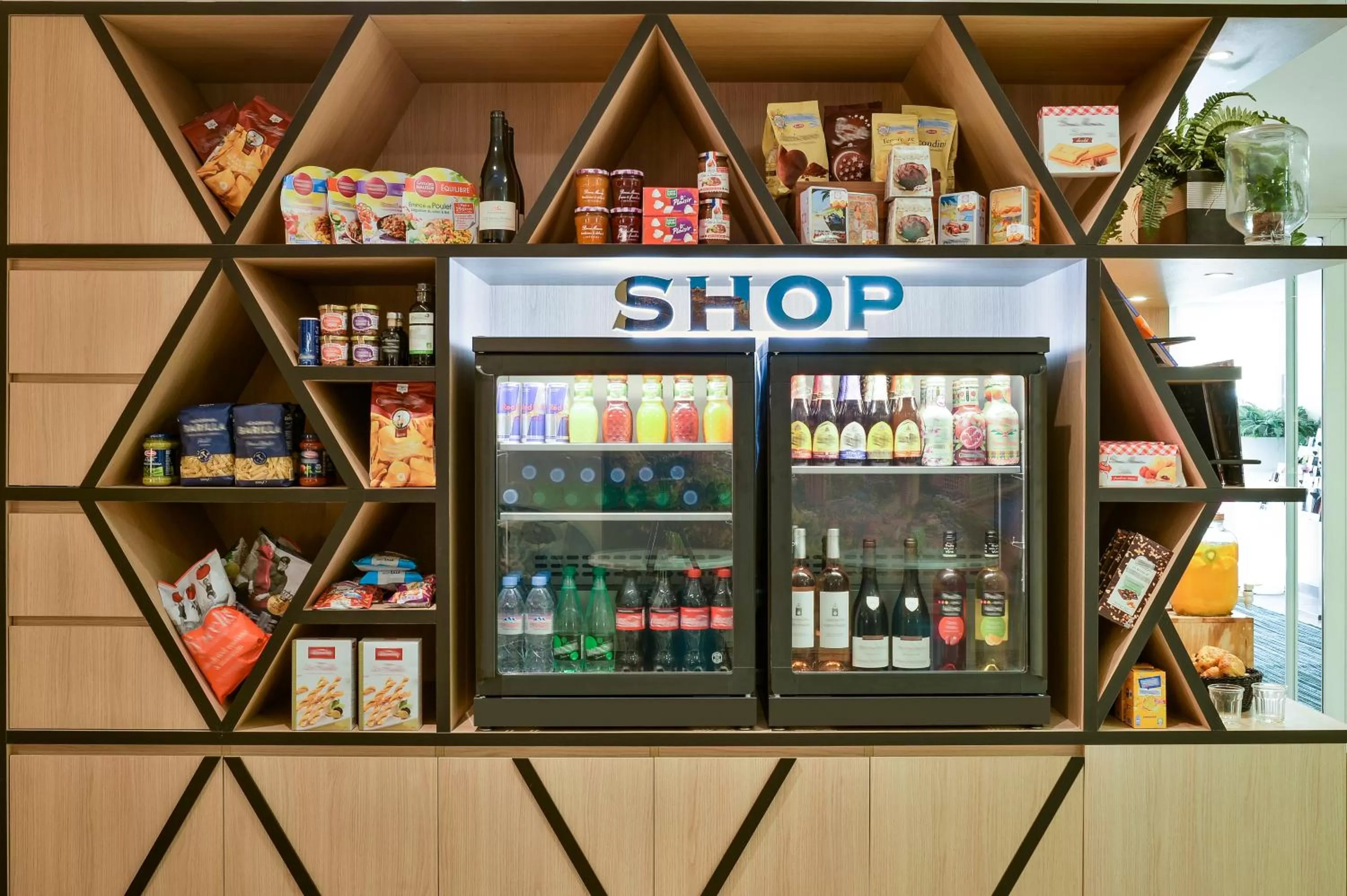 On-site shops in Aparthotel Adagio Monaco Monte Cristo