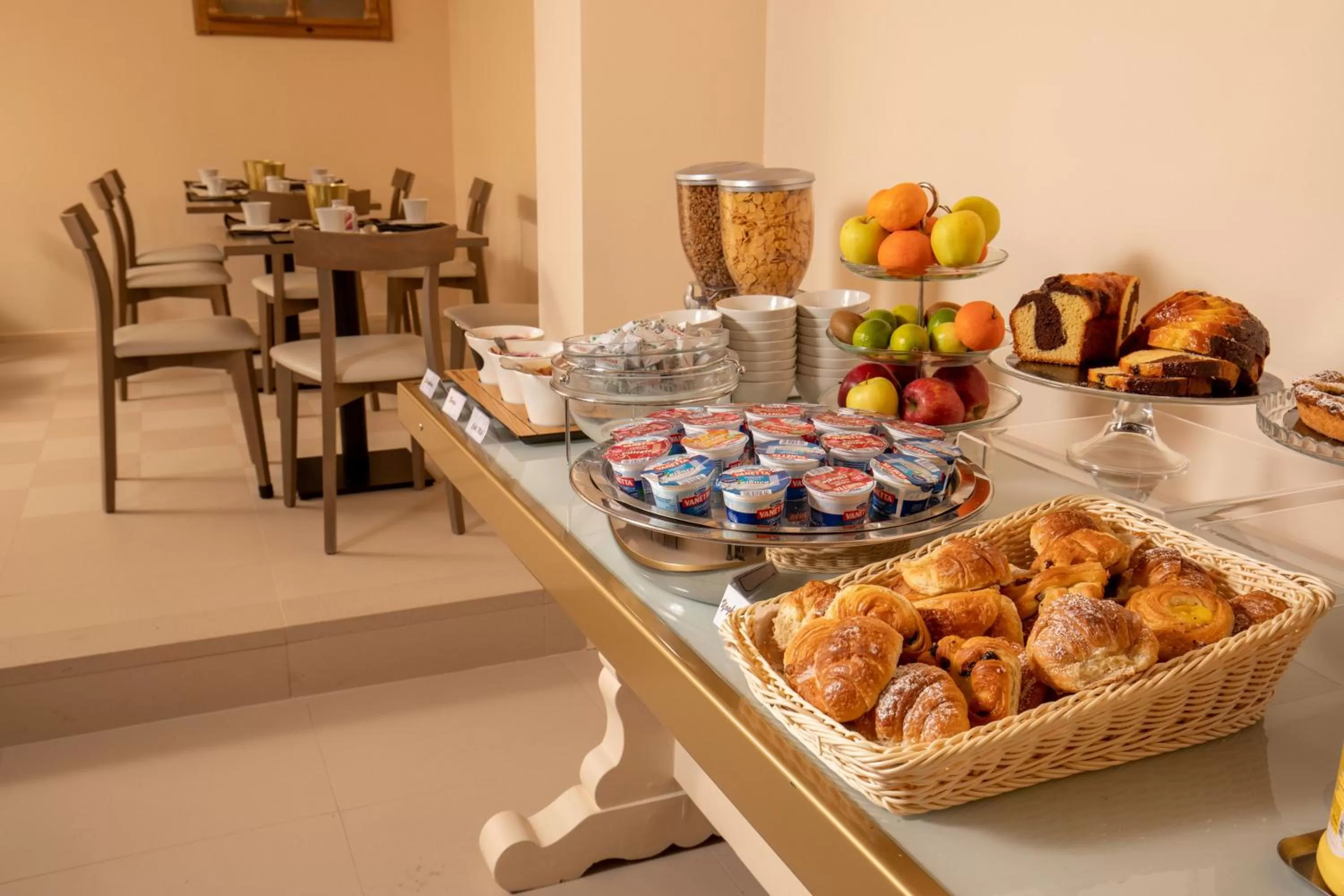 Breakfast in Hotel Colosseum