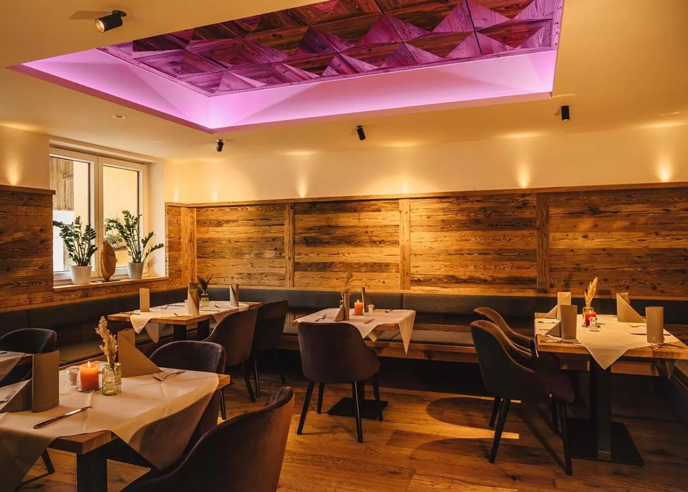 Restaurant/places to eat in Landhotel Hallnberg