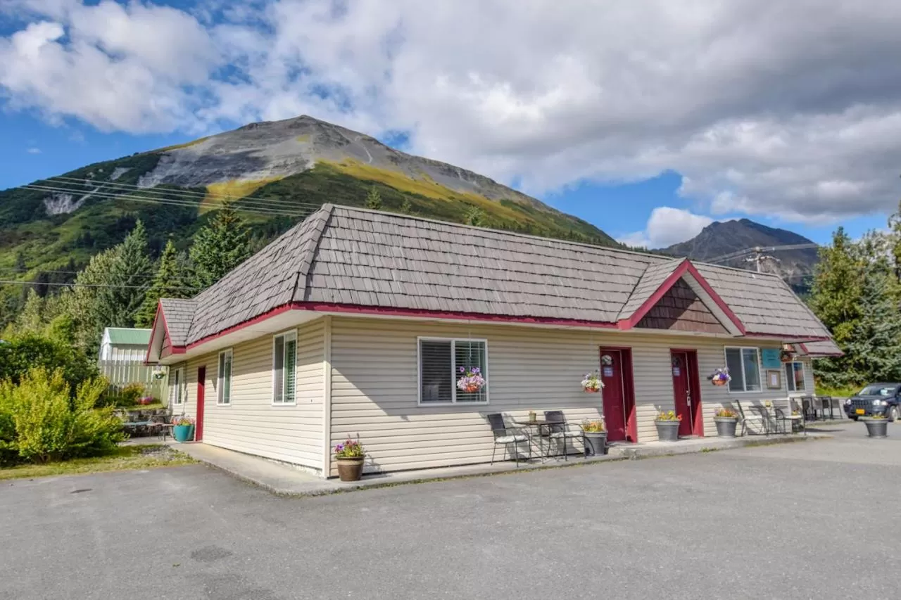 Property building in Trailhead Lodging
