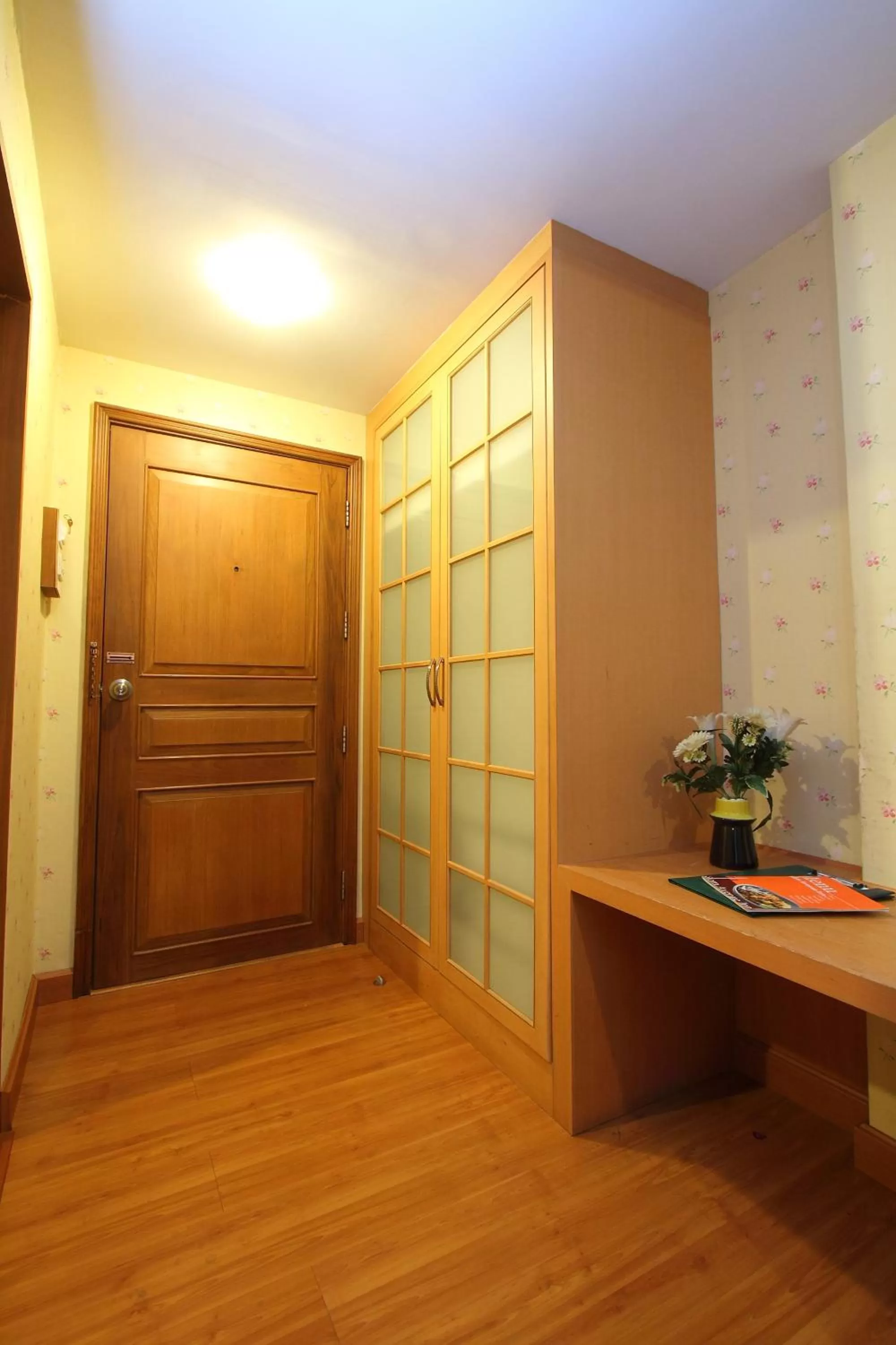 Decorative detail in Silom Avenue Inn