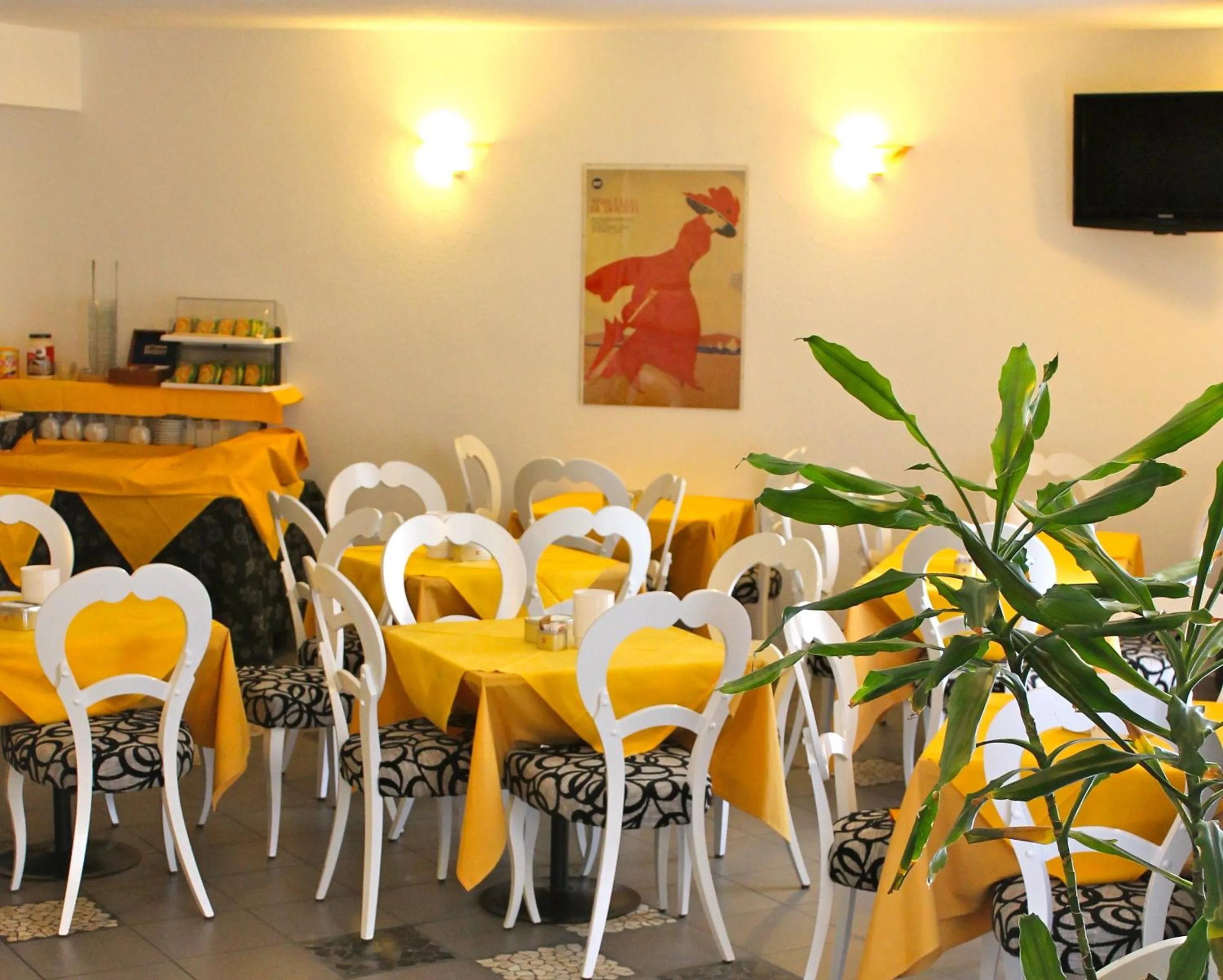 Restaurant/places to eat in Hotel Centrale