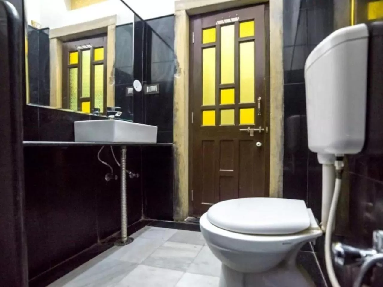 Shower in Hotel Tofu safari