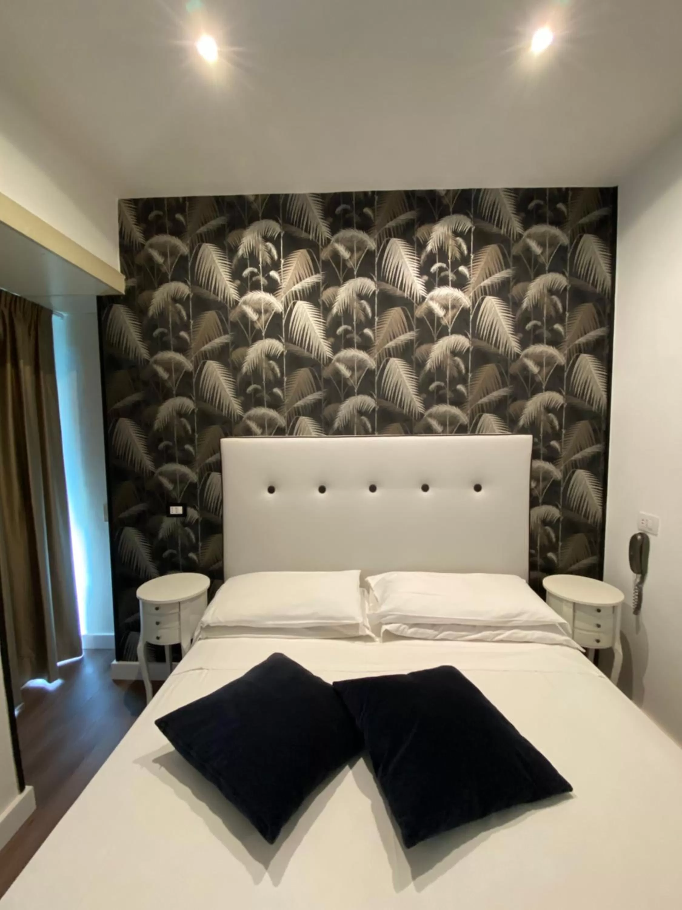 Bed in Hotel Europeo Napoli