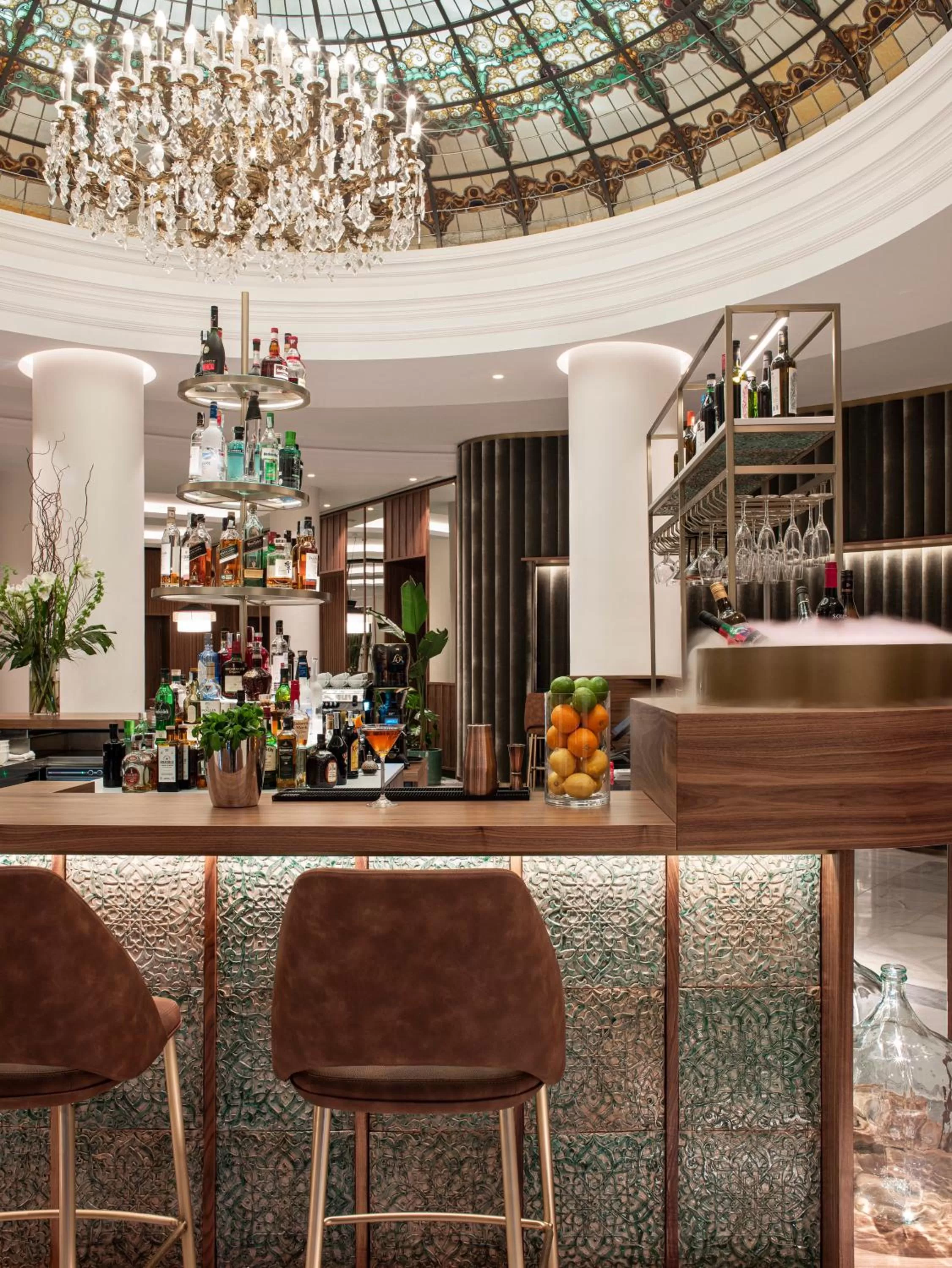 Lounge or bar in Hotel Colón Gran Meliá - The Leading Hotels of the World