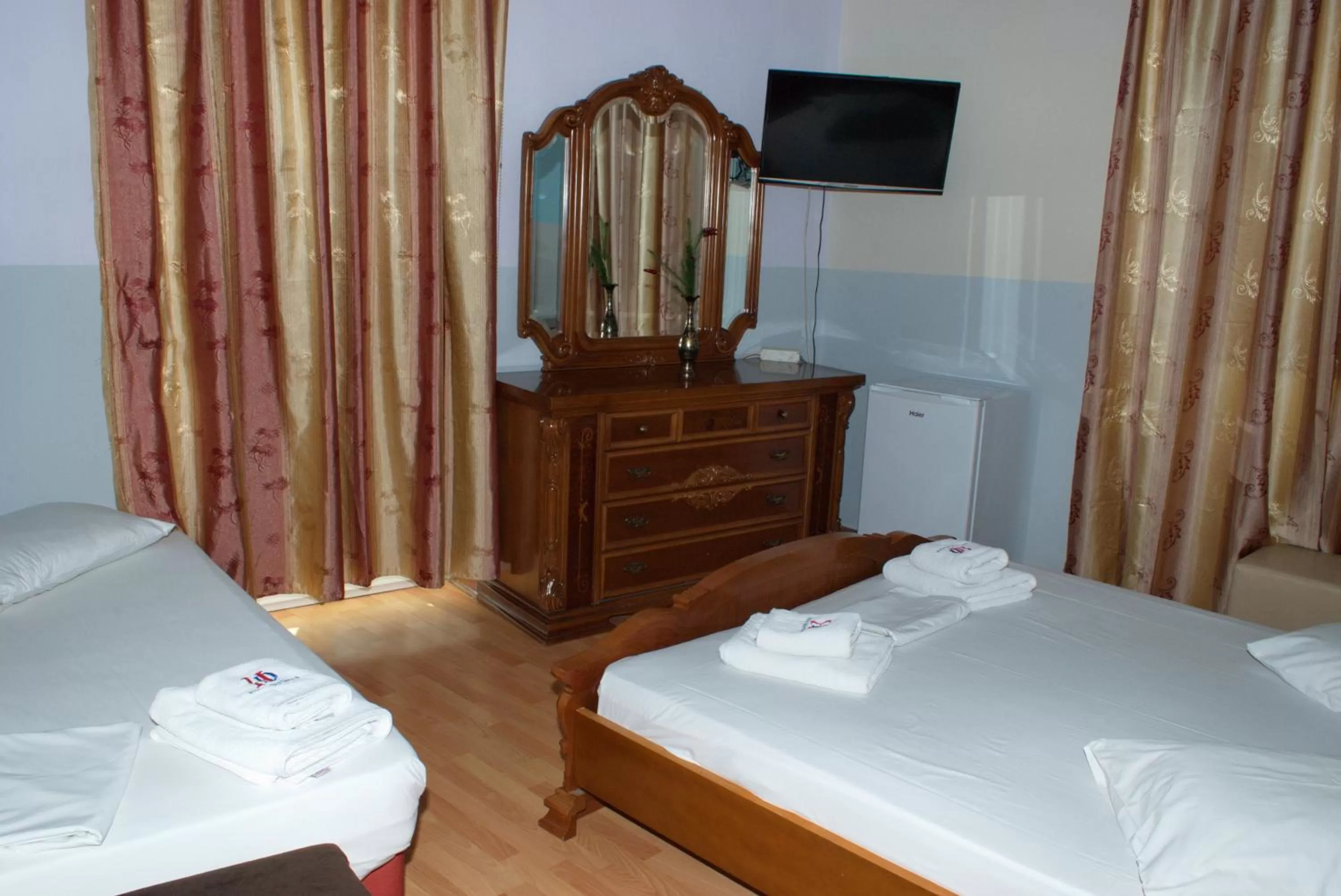 Bed in Diethnes Hotel