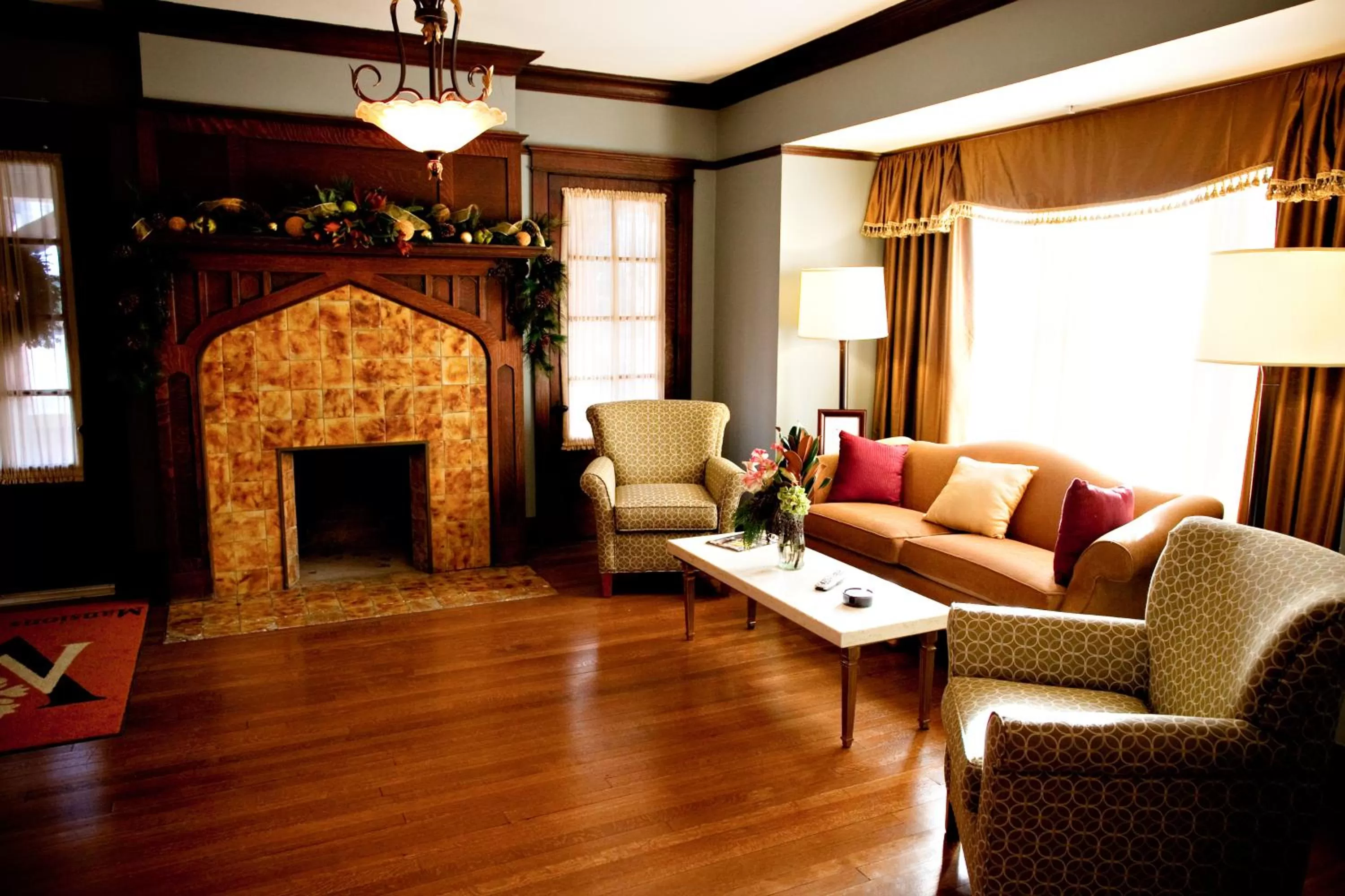 Day in Mansions on Fifth