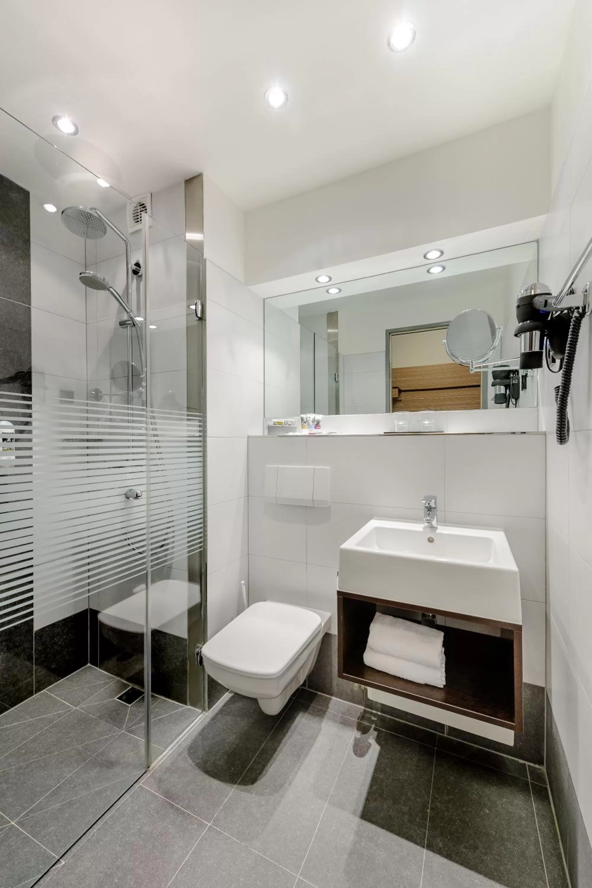 Photo of the whole room in Mercure Hotel Stuttgart Gerlingen