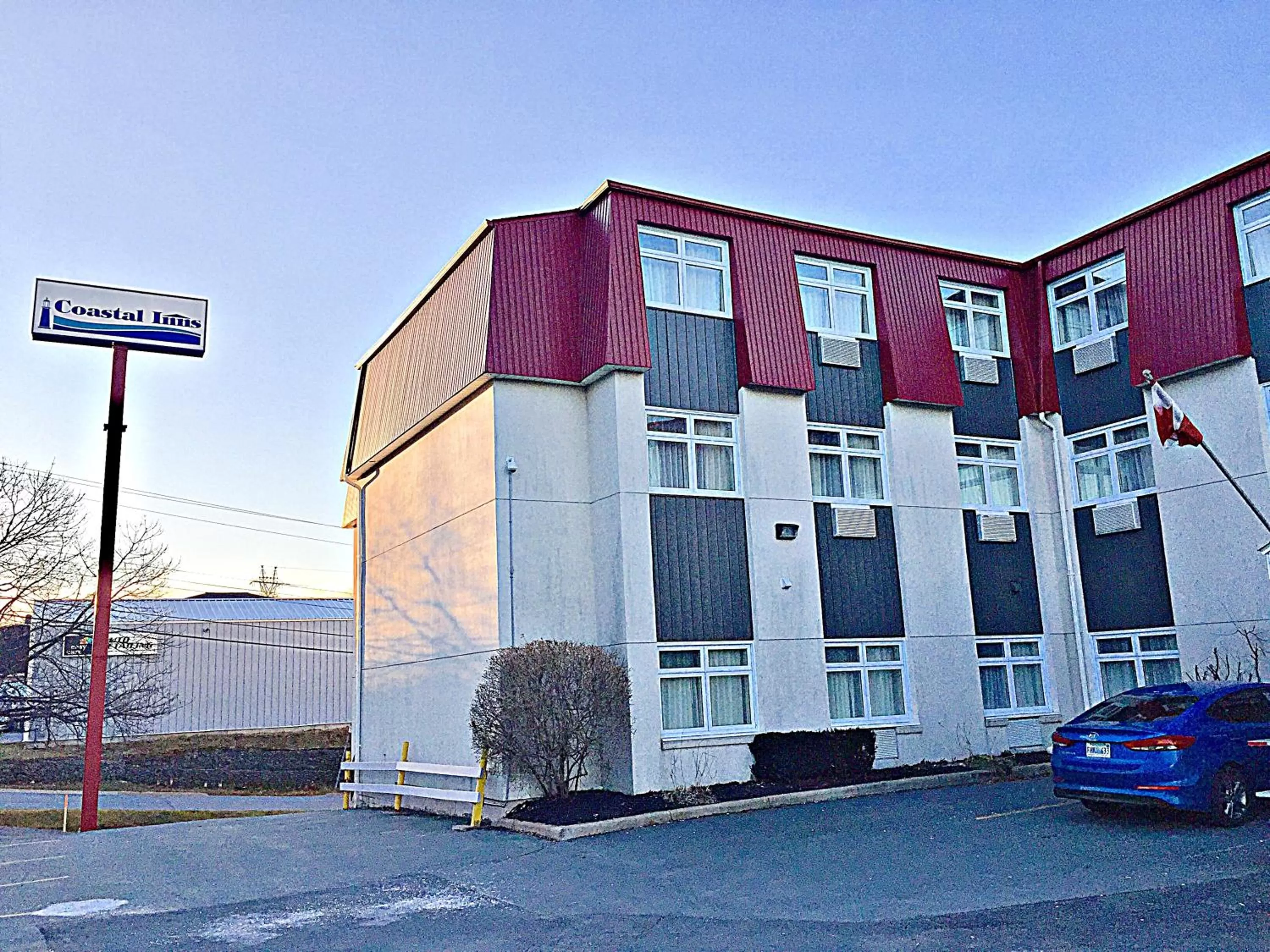 Property building in Coastal Inn Dartmouth