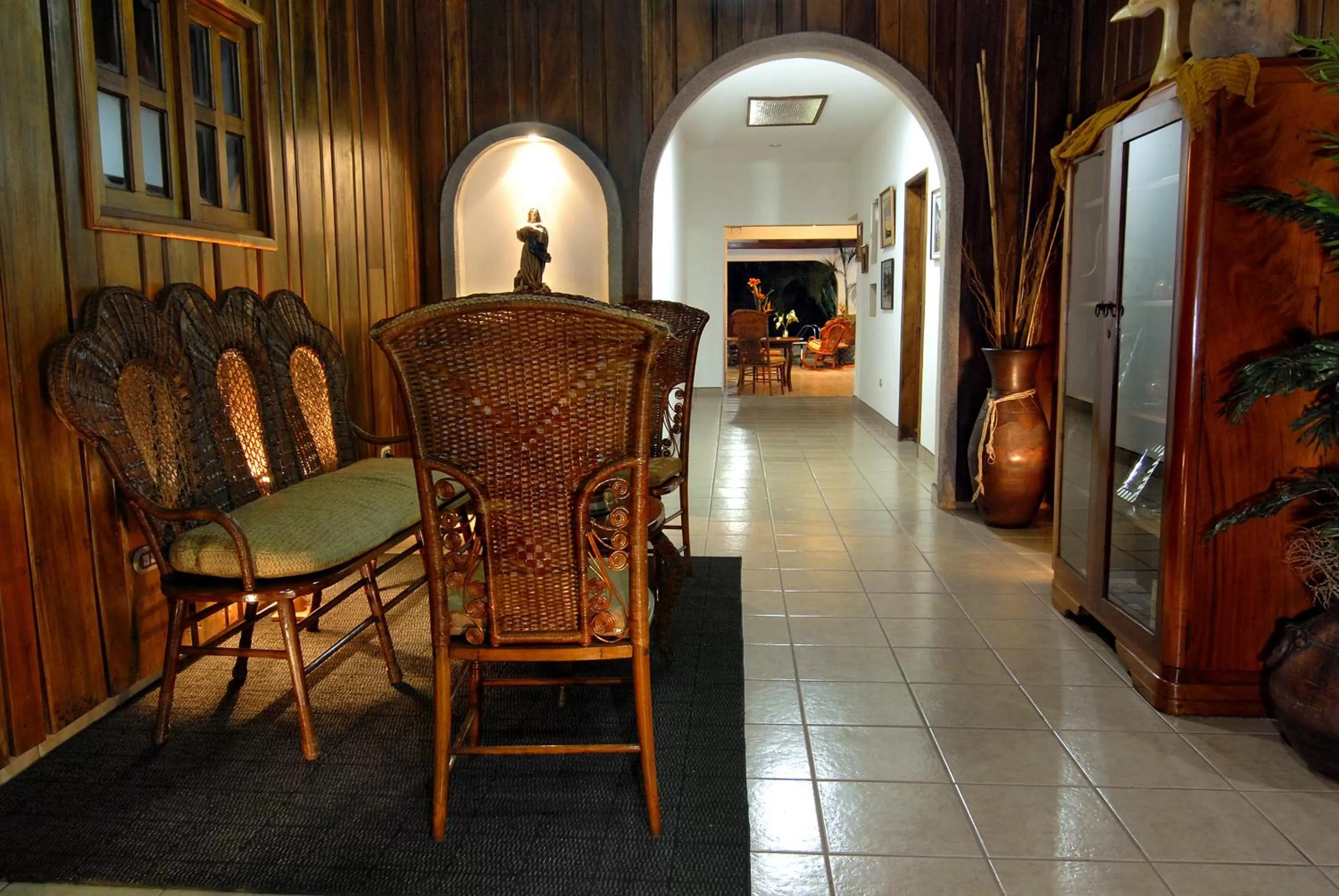 Communal lounge/ TV room in Hotel Mozonte