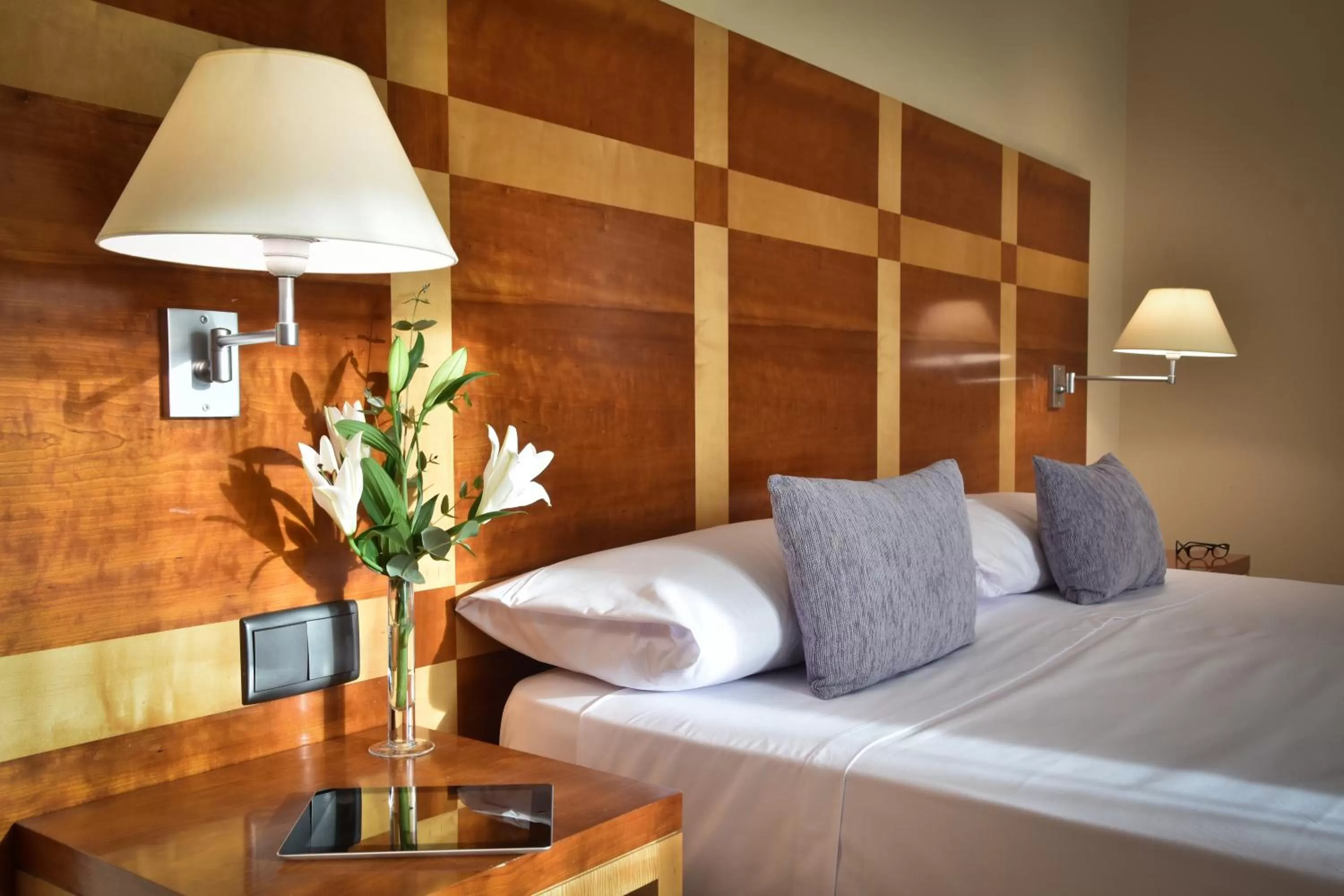 Photo of the whole room, Bed in Senator Parque Central