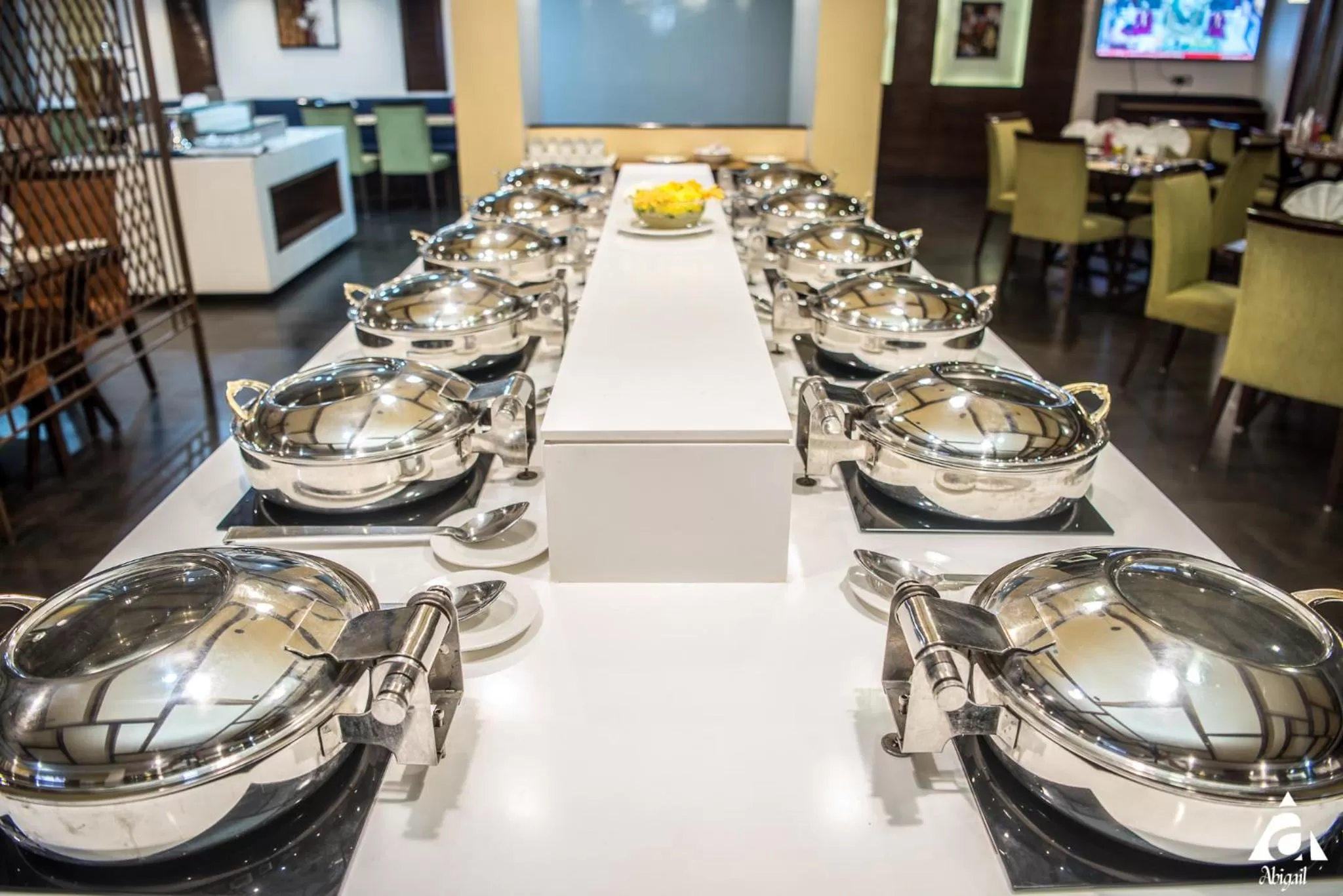 Restaurant/places to eat in Hotel Abigail Goradia's