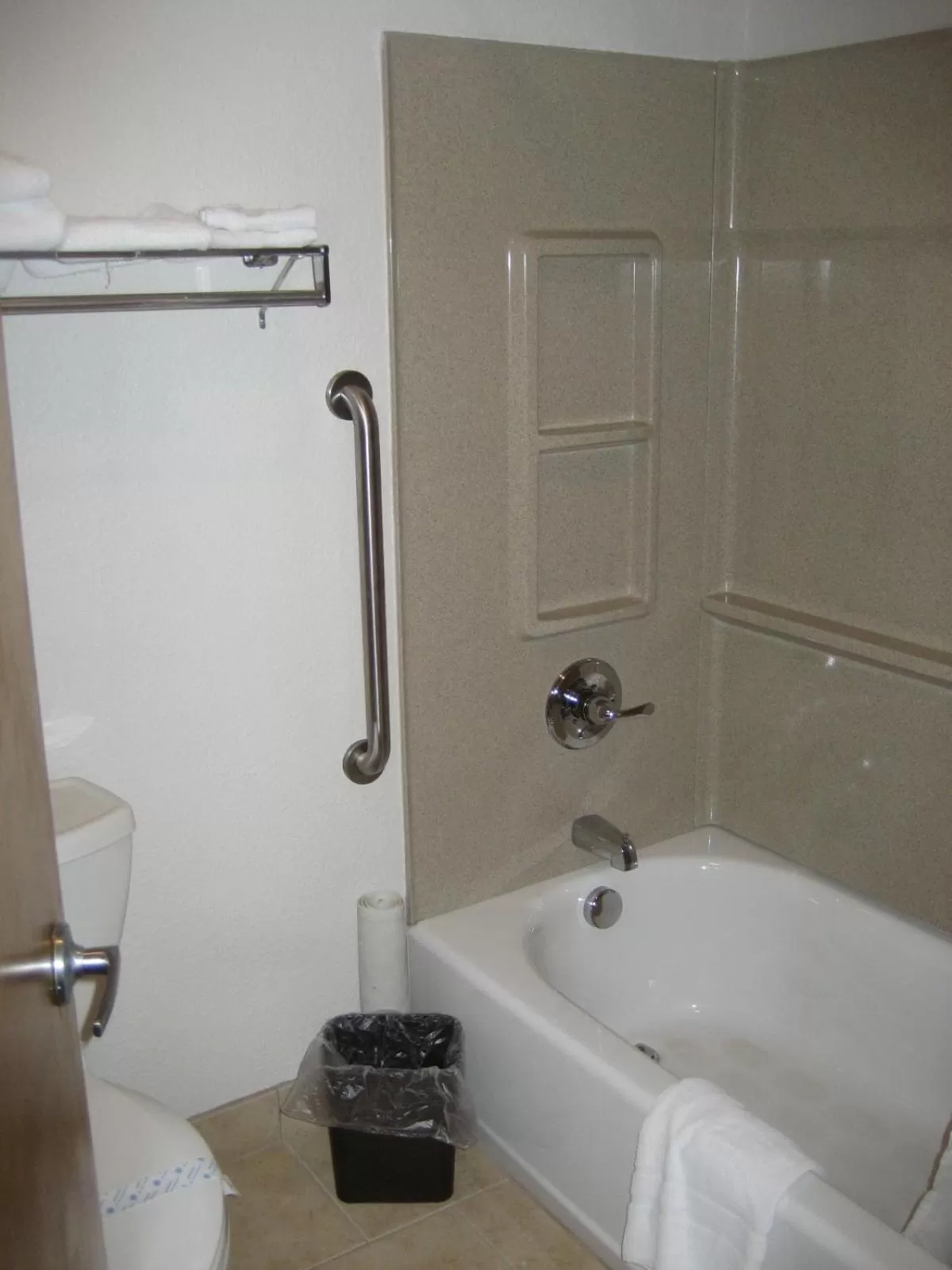 Bathroom in Americas Best Value Inn Burns