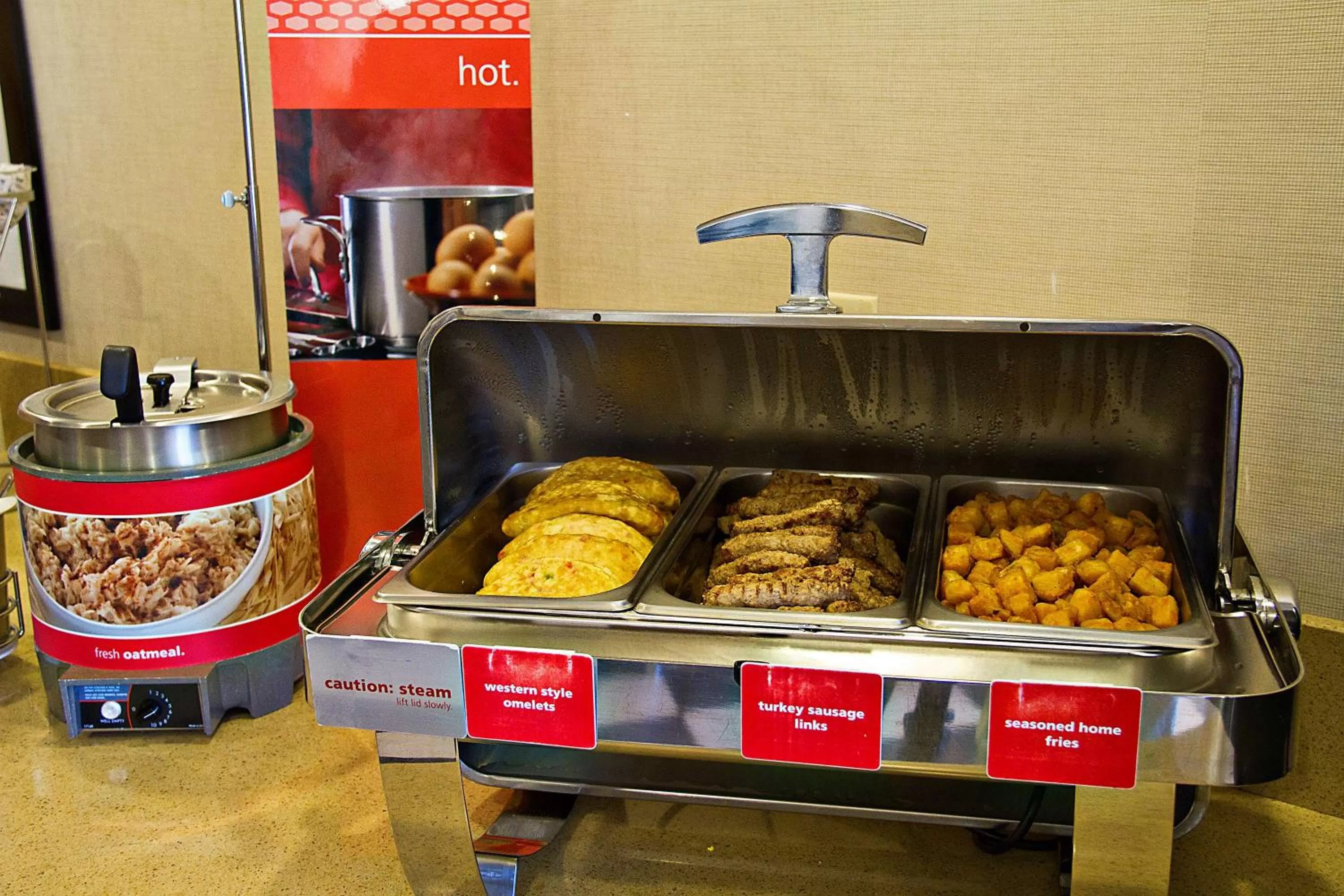 Dining area in Hampton Inn Milpitas