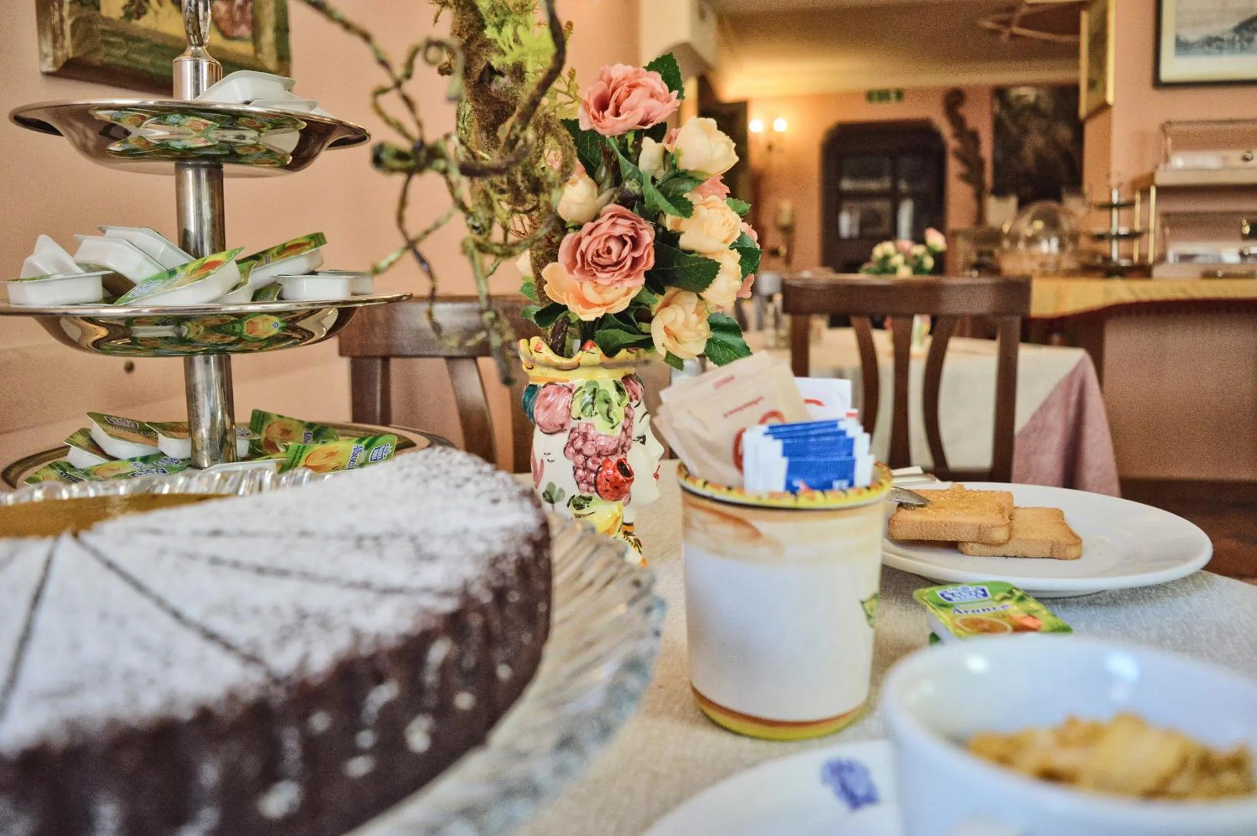 Restaurant/places to eat in Hotel Victoria