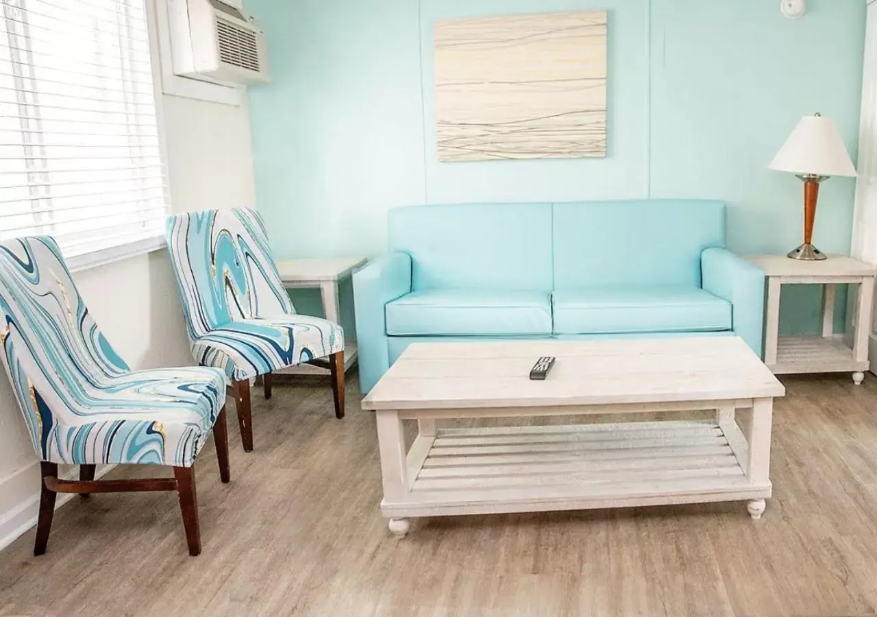 Deluxe Queen Suite in Madison Beach Motel Deluxe Queen Suite in Madison Beach Motel