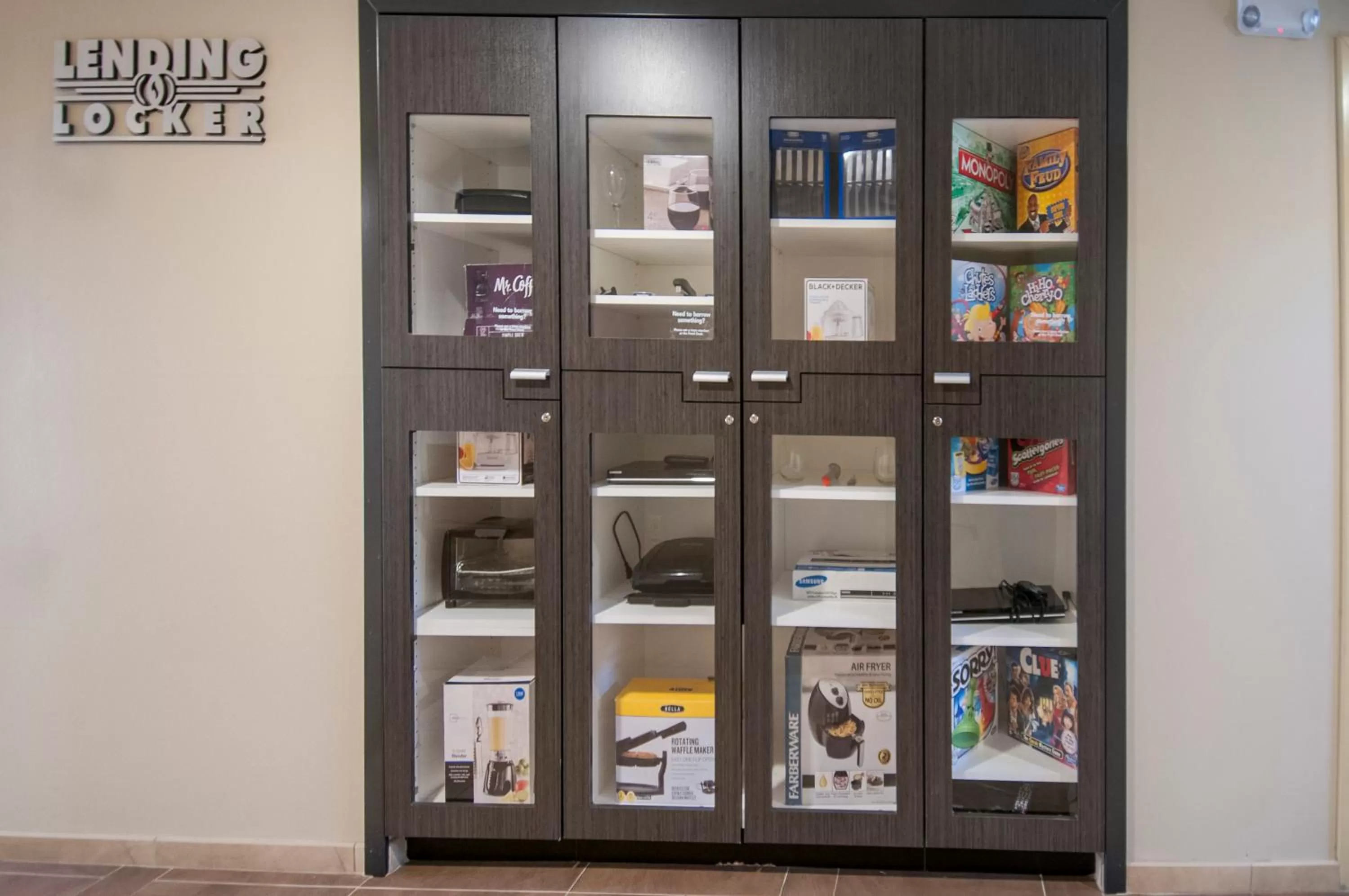 Decorative detail in Candlewood Suites - Baton Rouge - College Drive by IHG