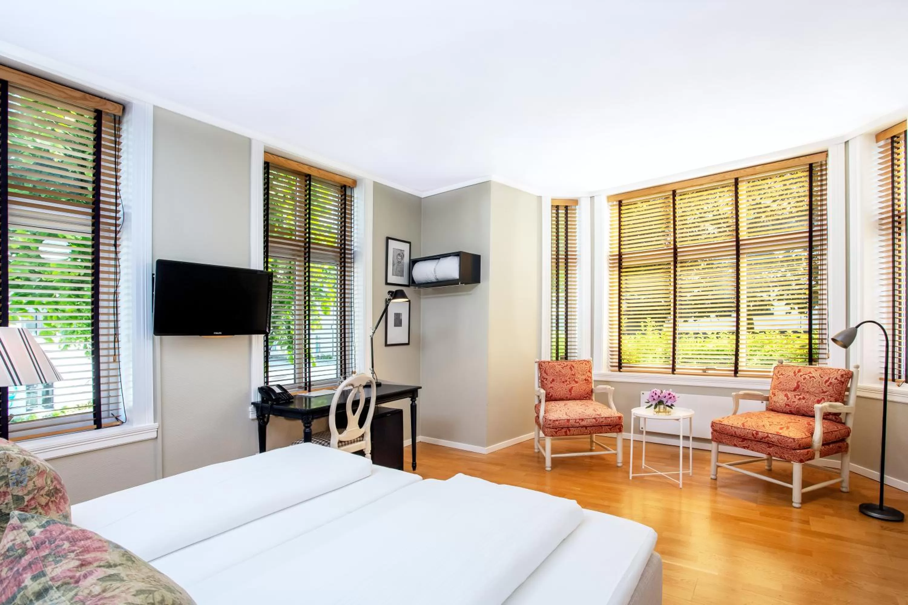 Living room, Bed in Hotel Park Bergen