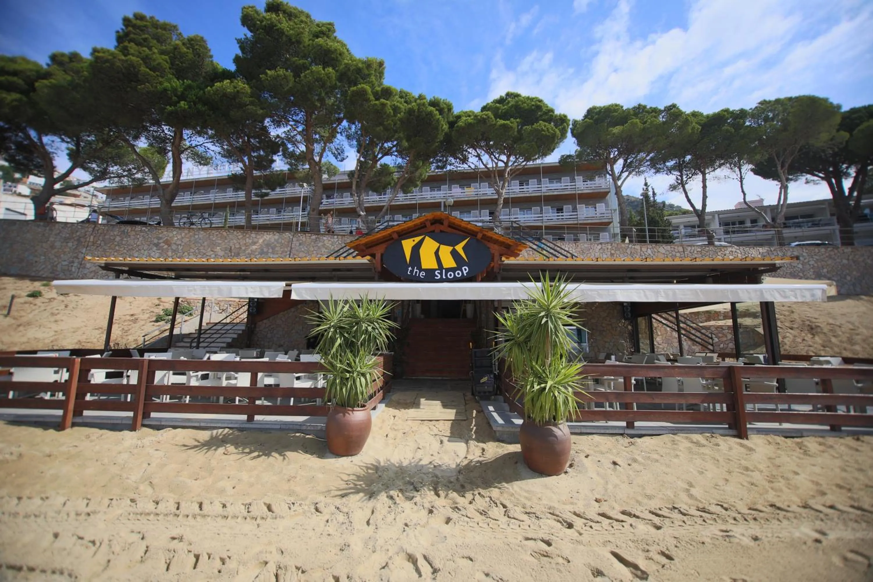 Restaurant/places to eat in Canyelles Platja