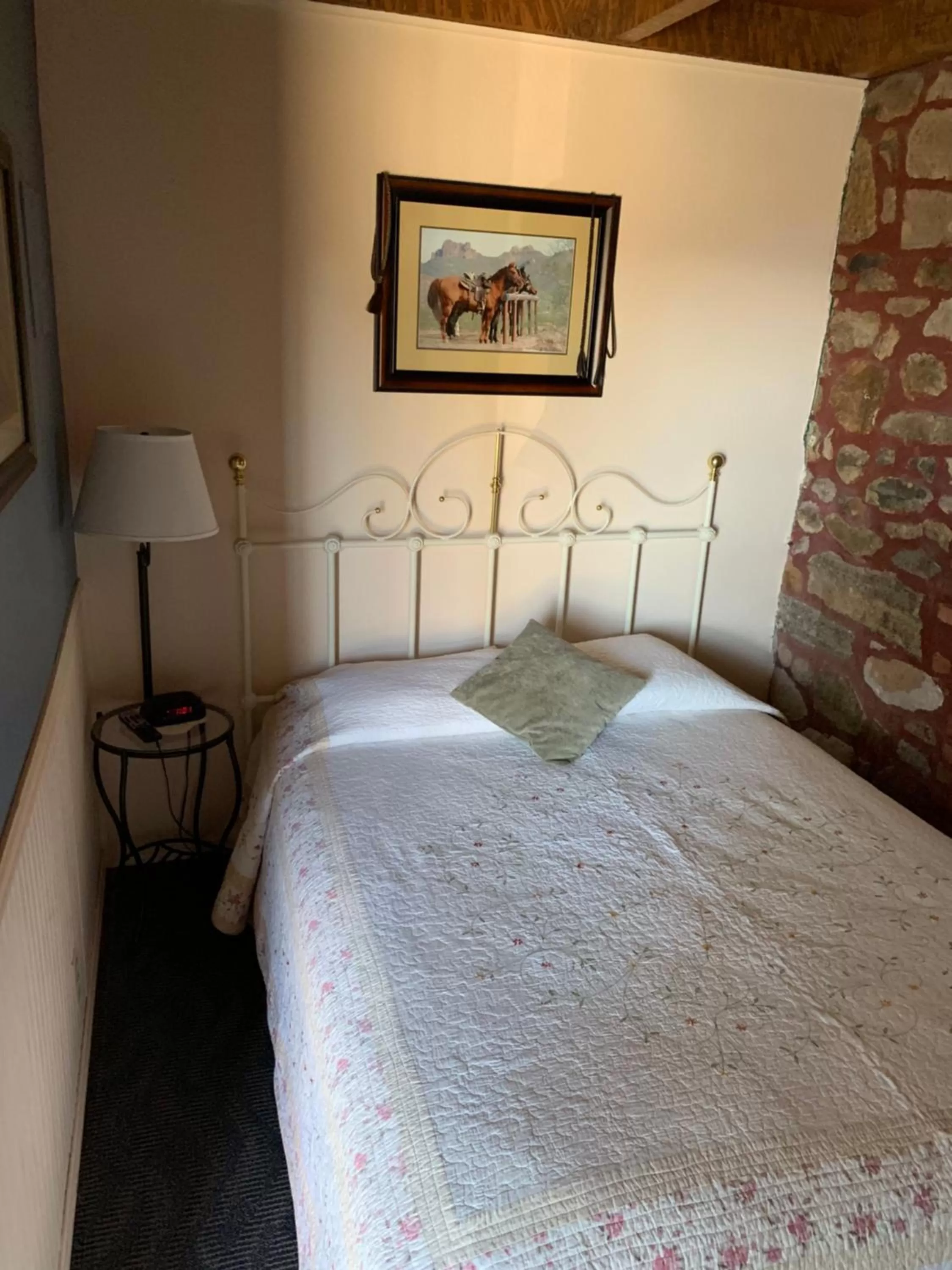 Bedroom, Bed in Sugarloaf Mountain Motel