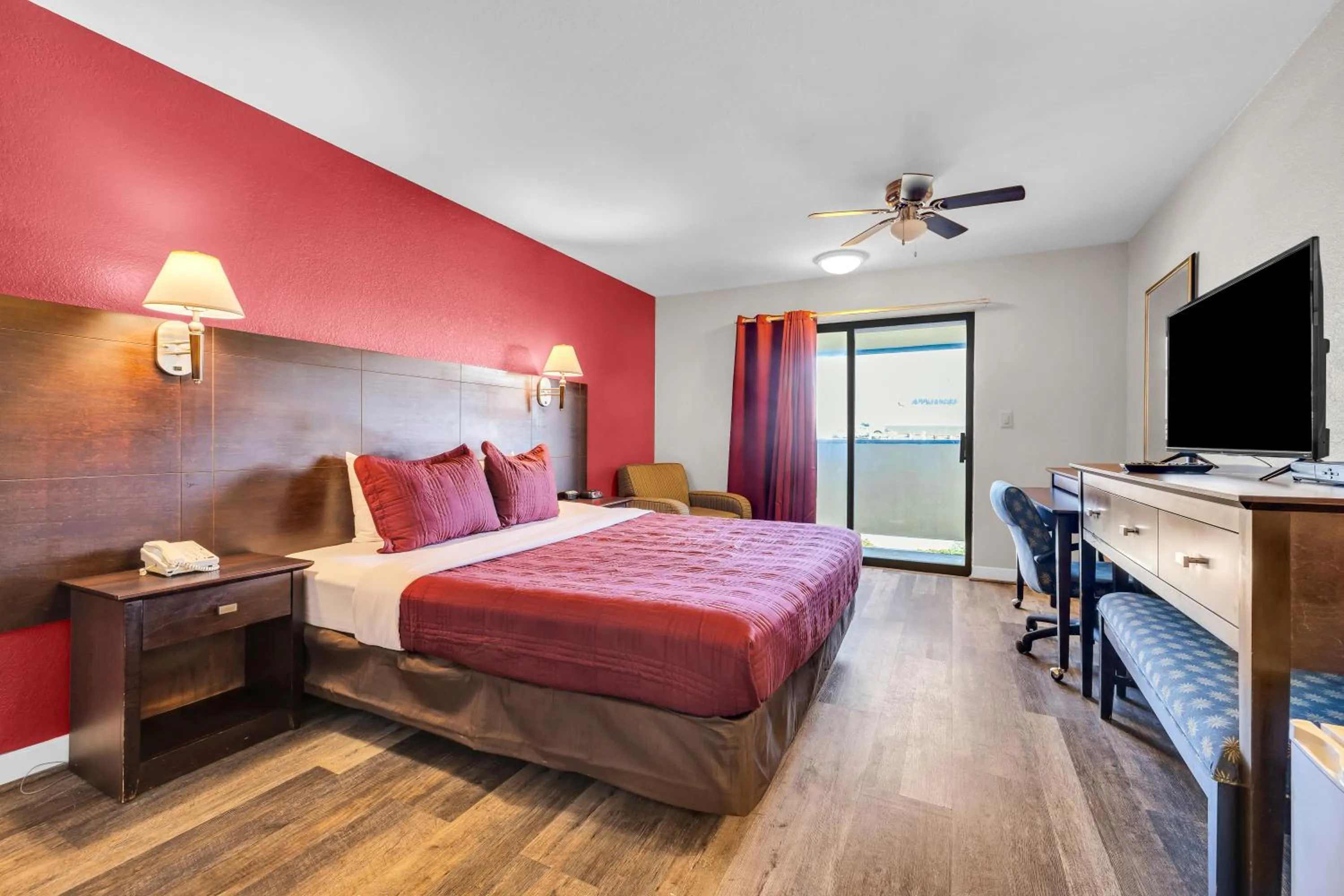 Bed in Bay Breeze Inn