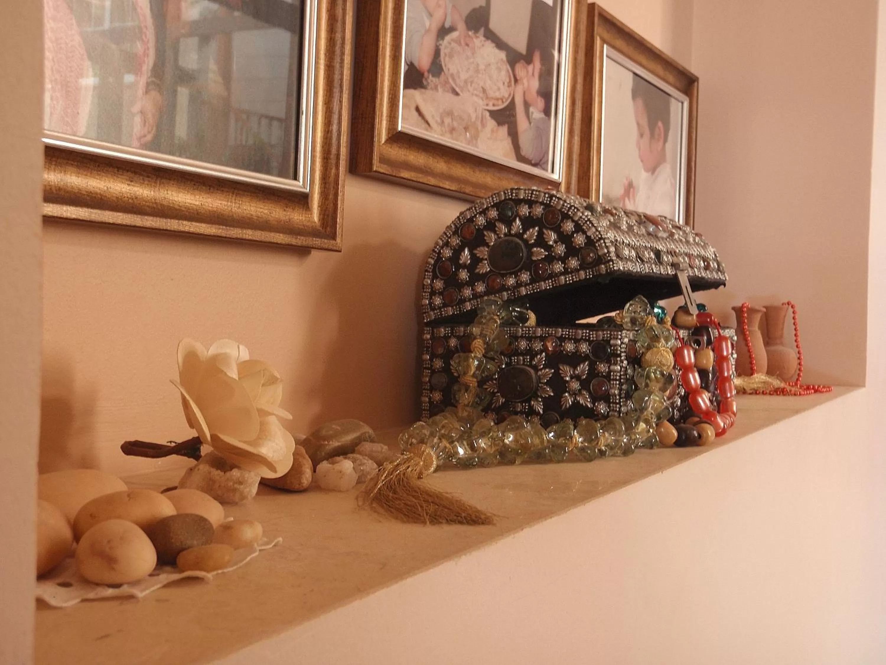 Decorative detail in Mosaic City Hotel