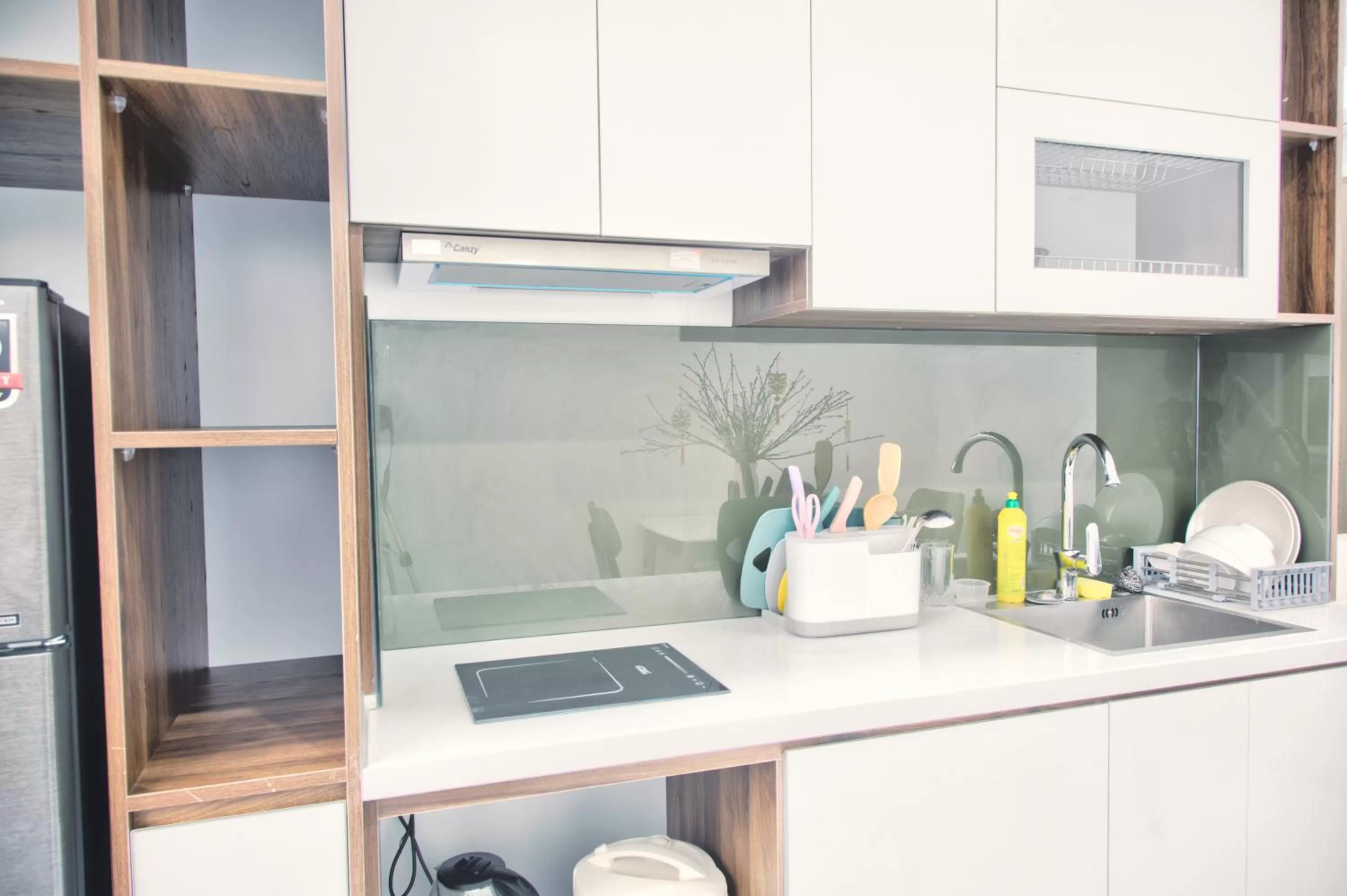 Coffee/tea facilities, Kitchen/Kitchenette in The Flamboyant #StayWork Vinhomes Marina