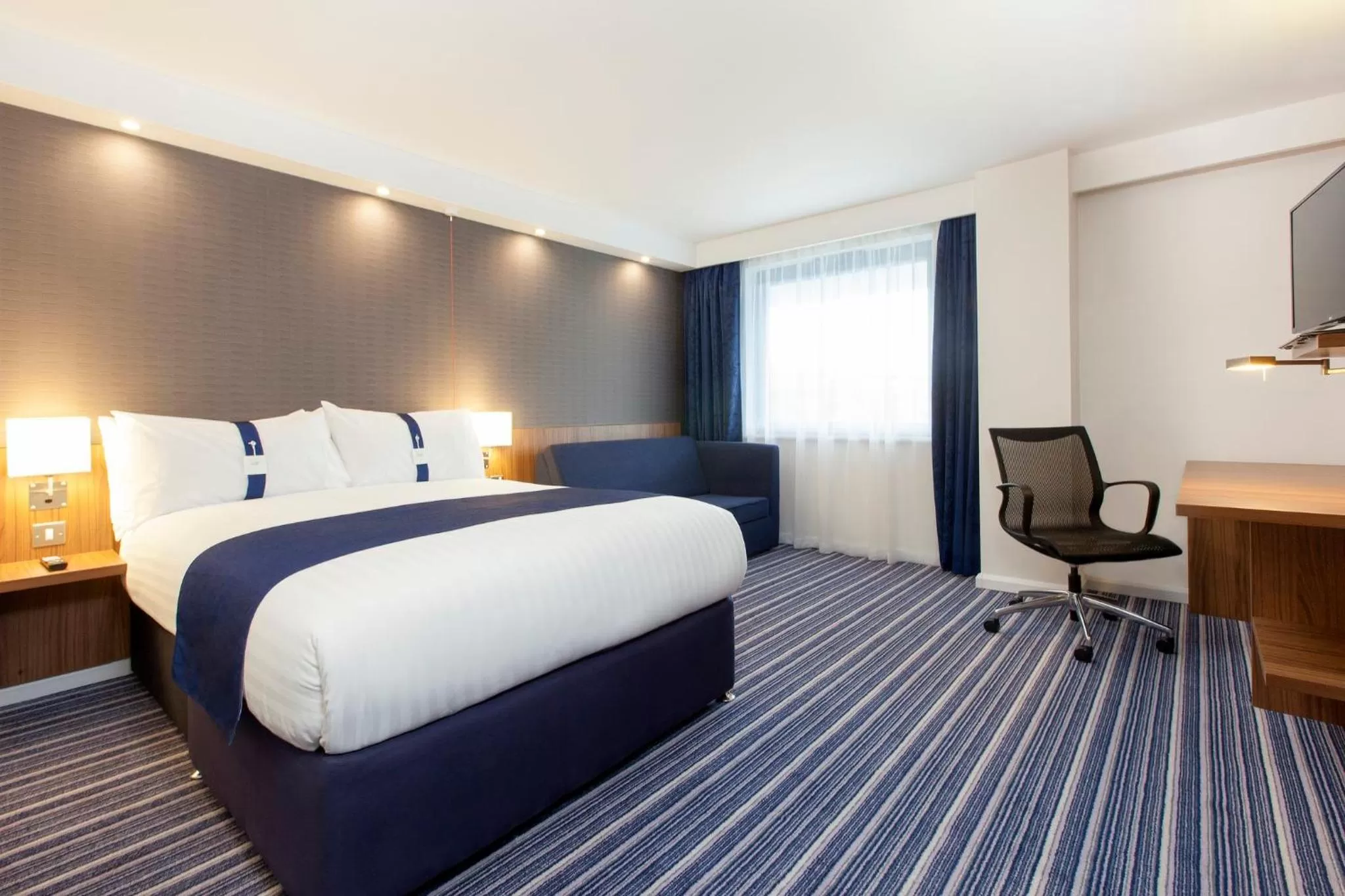 Photo of the whole room, Bed in Holiday Inn Express Middlesbrough - Centre Square by IHG