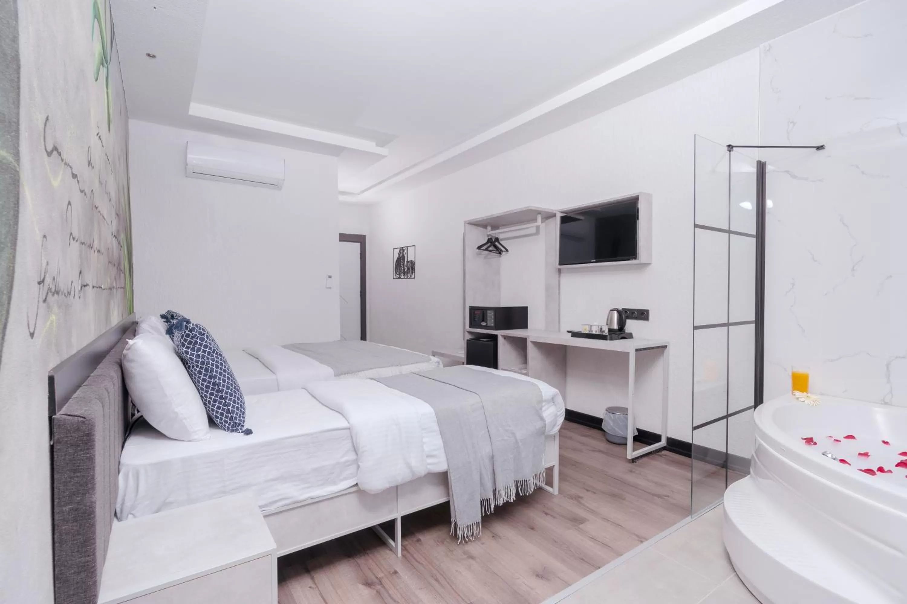 Massage, Bed in Melanj Airport Hotel