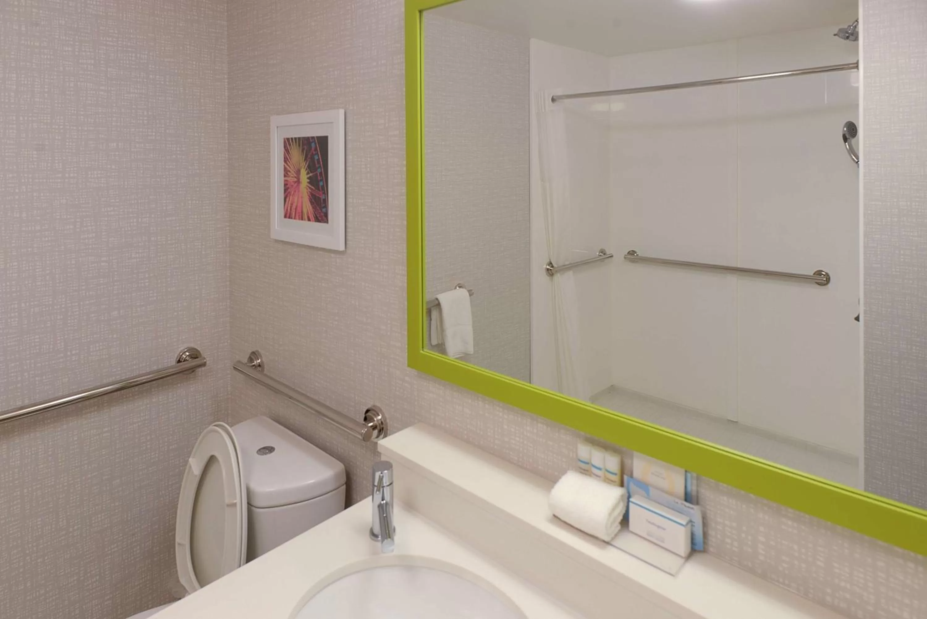 Bathroom in Hampton Inn & Suites Atlanta-Six Flags