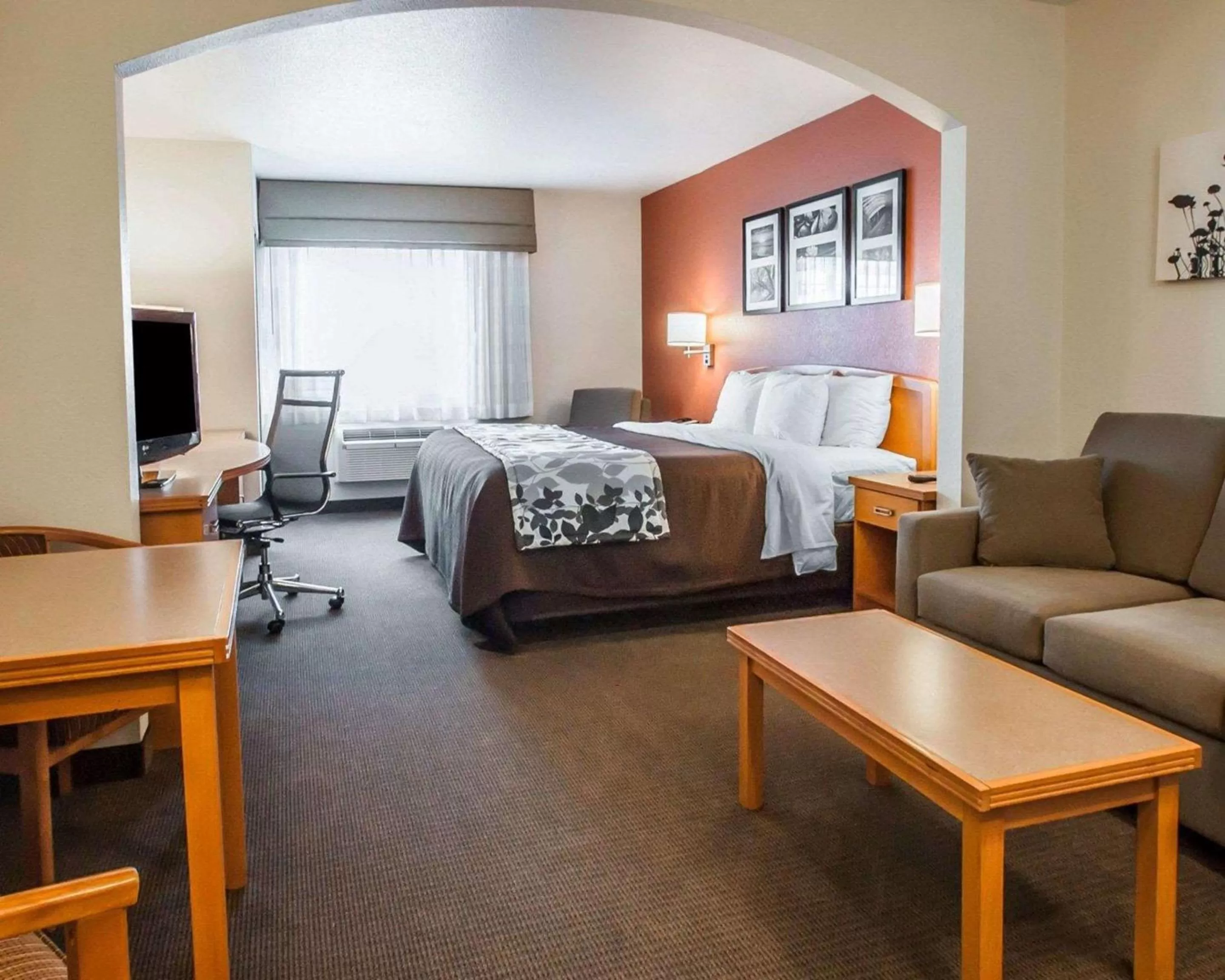 Photo of the whole room, Bed in Sleep Inn & Suites Lake of the Ozarks