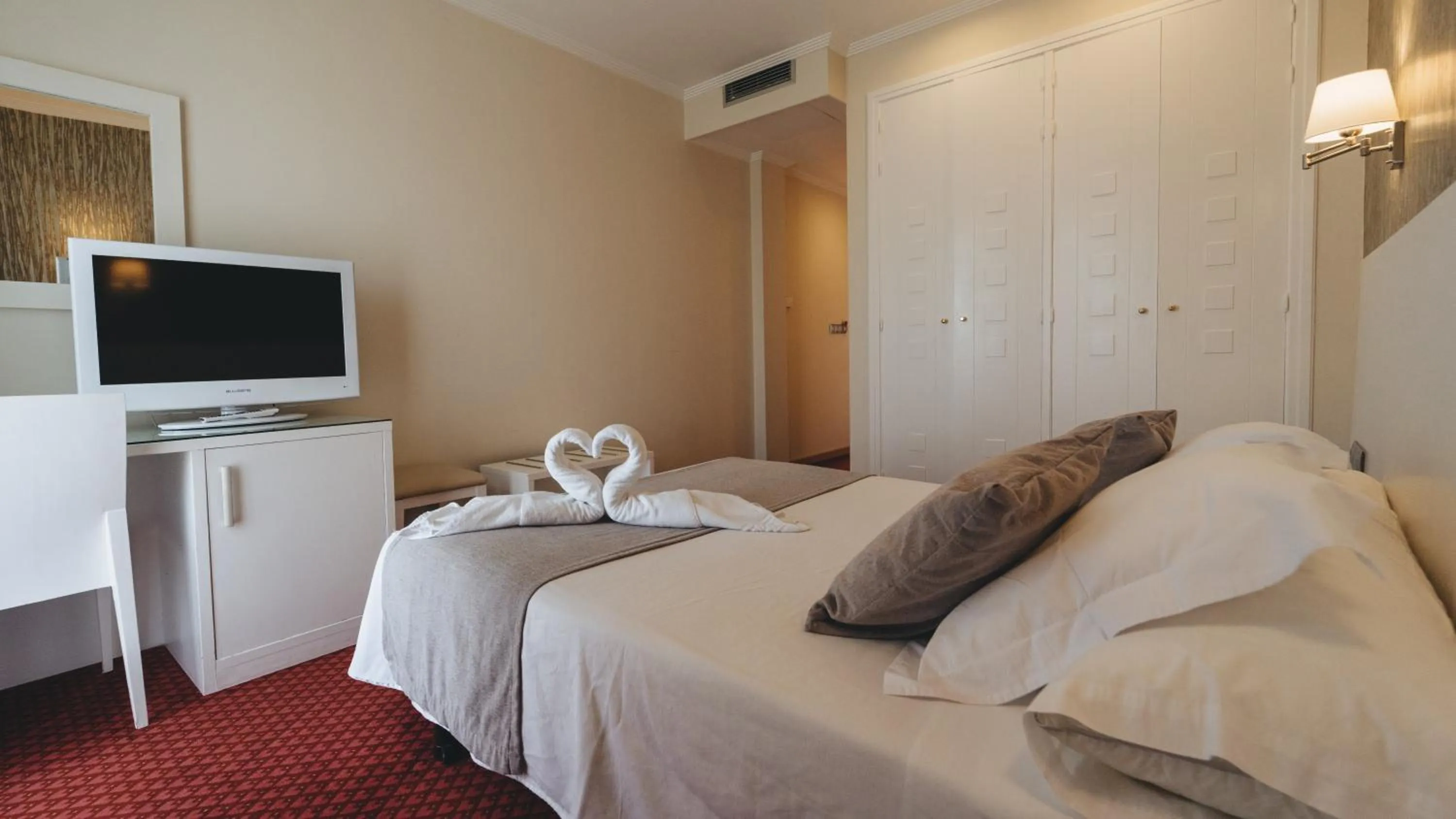 Bedroom, Bed in Peregrina Hotel