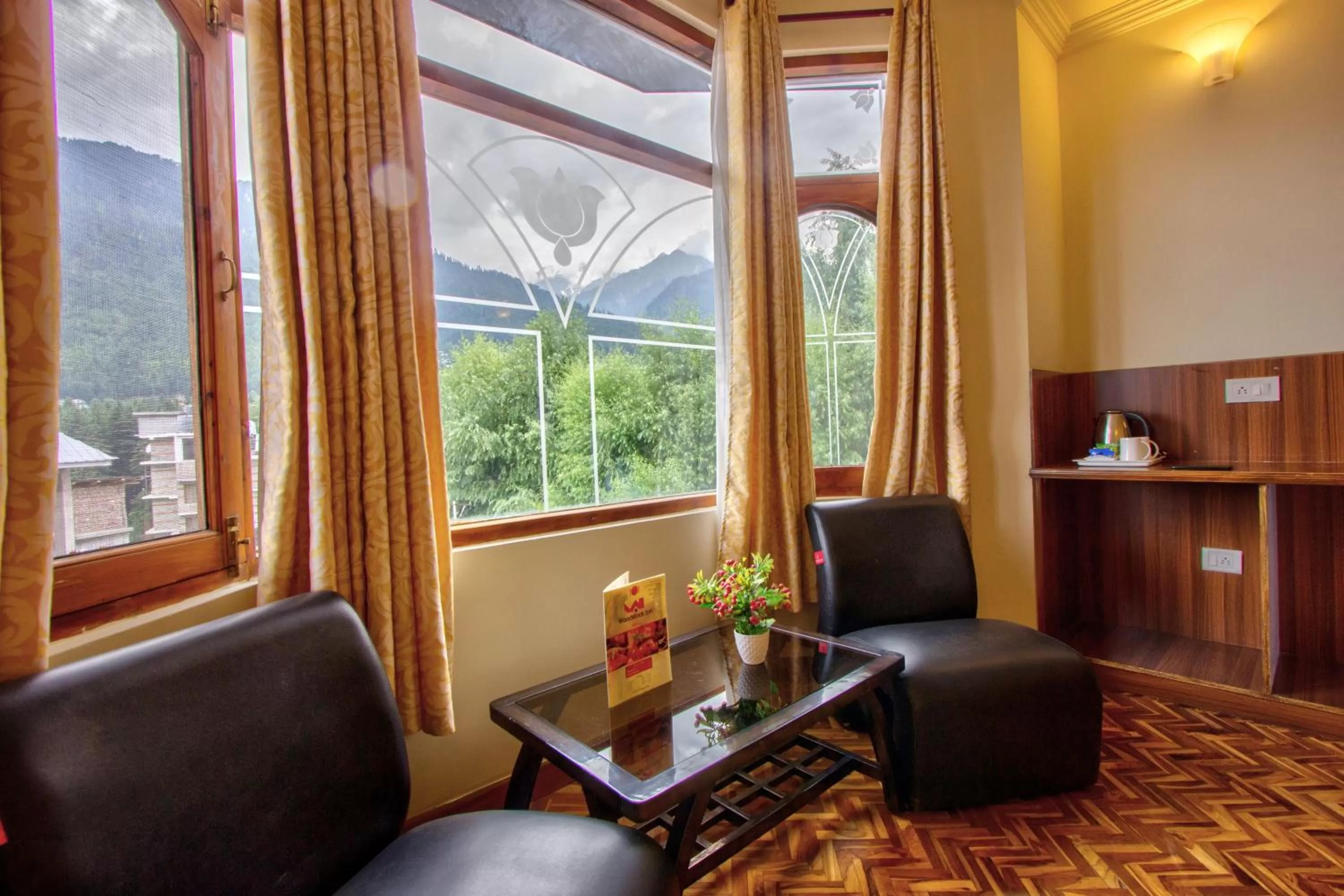 Mountain view in Woodstock Inn Manali 800 Mtrs from Mall Road