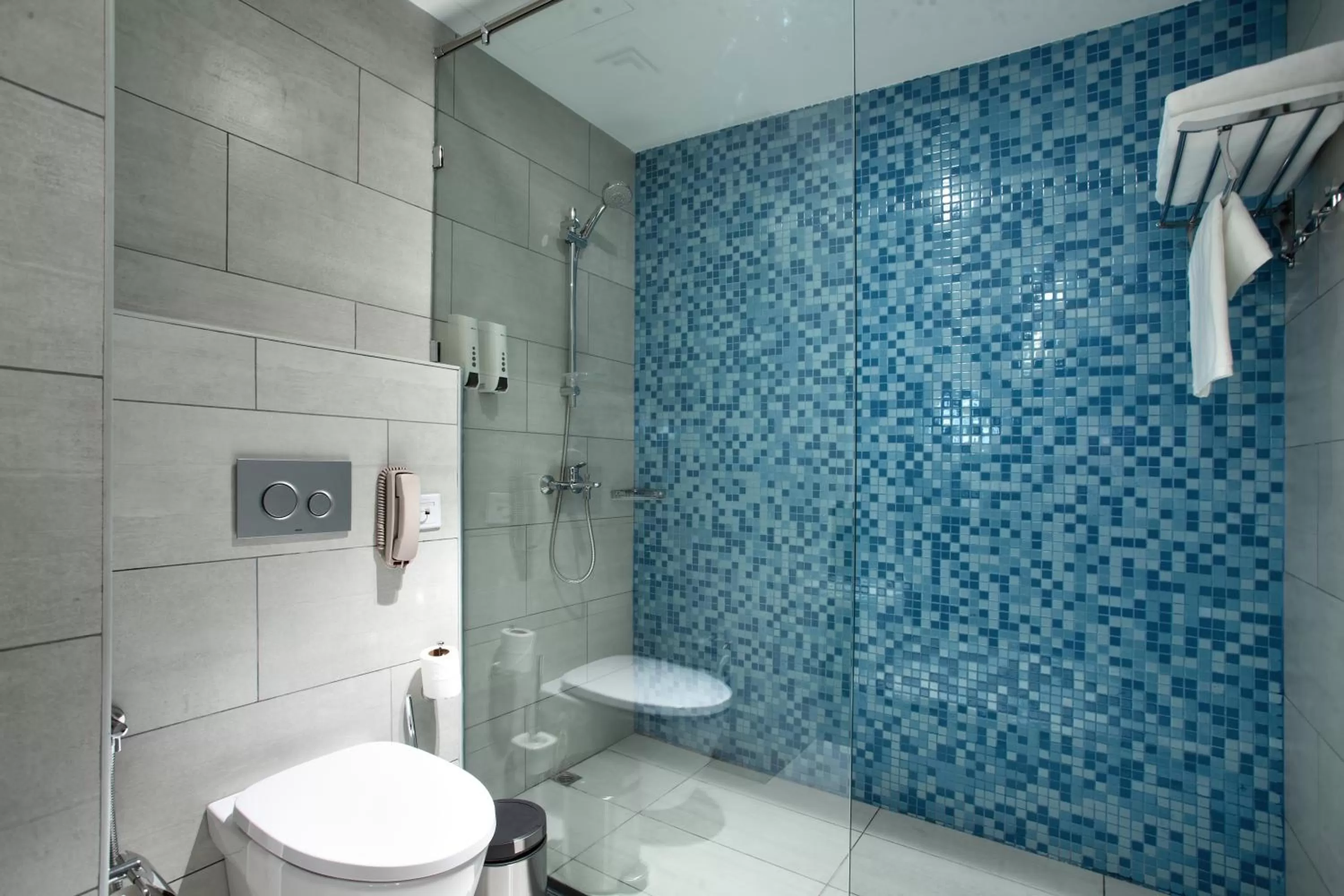 Bathroom in City Avenue Al Reqqa Hotel