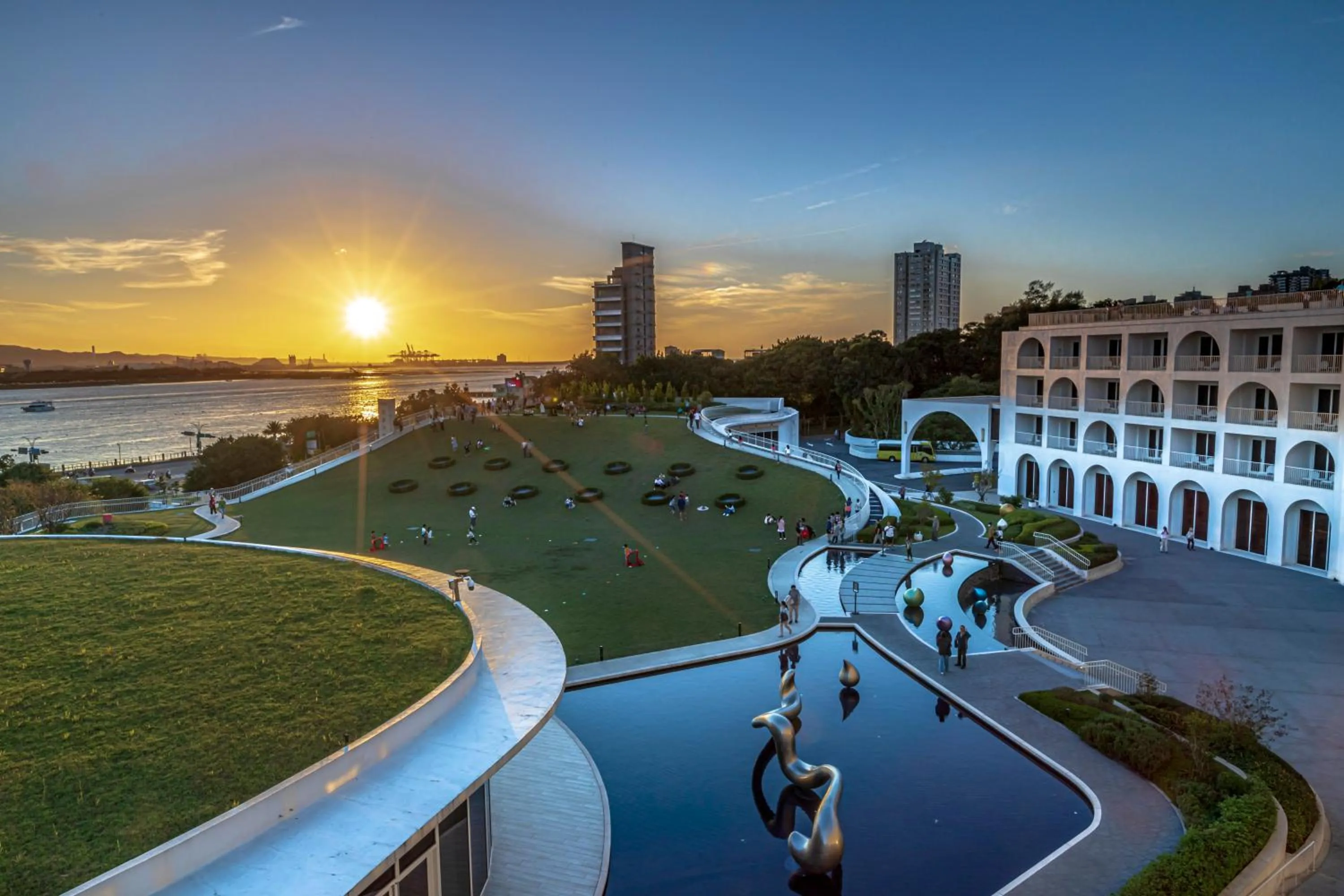 Sunset in Golden Tulip FAB Hotel New Taipei