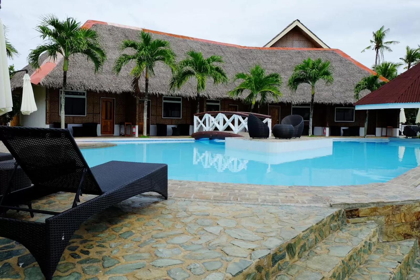 Swimming pool in Cliffside Resort