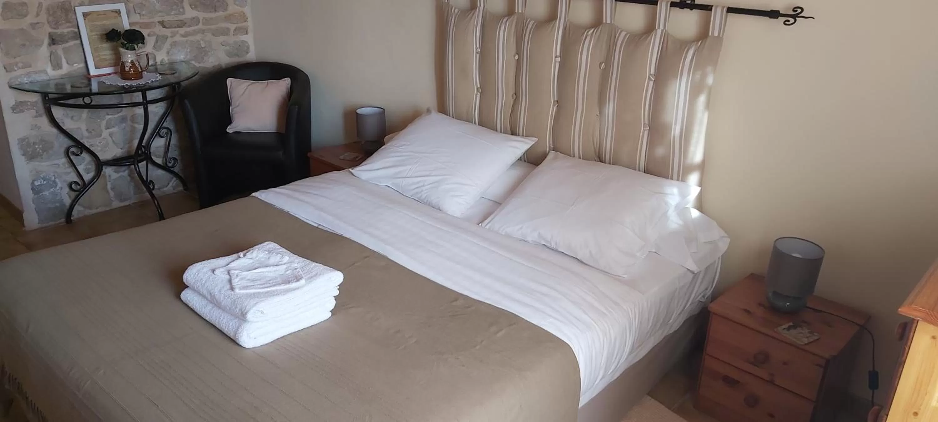 Bed in Chambres D'Hotes La Maison Des Chiens Verts