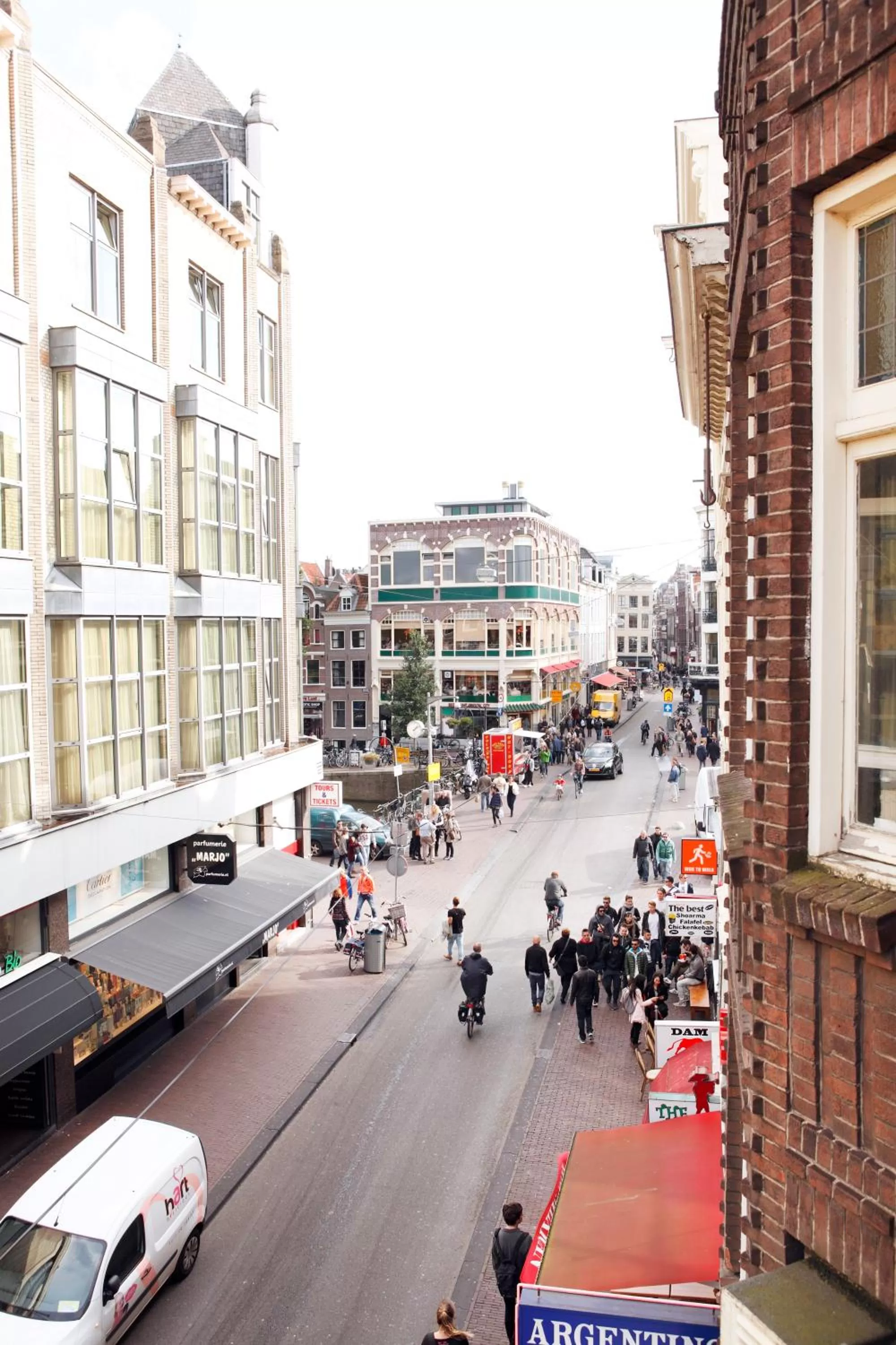 Restaurant/places to eat in Hotel Damsquare