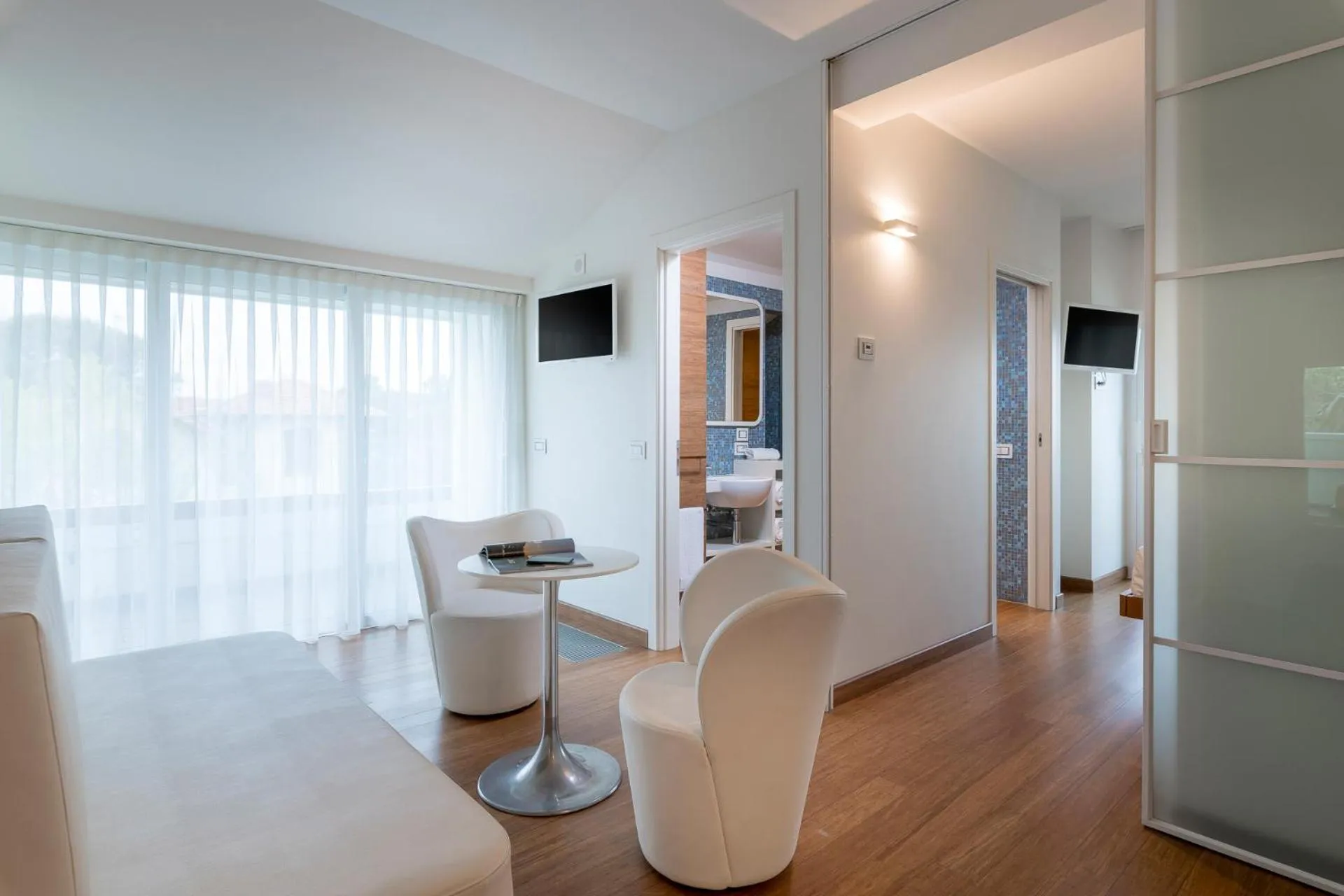 Living room in T-Suite Hotel