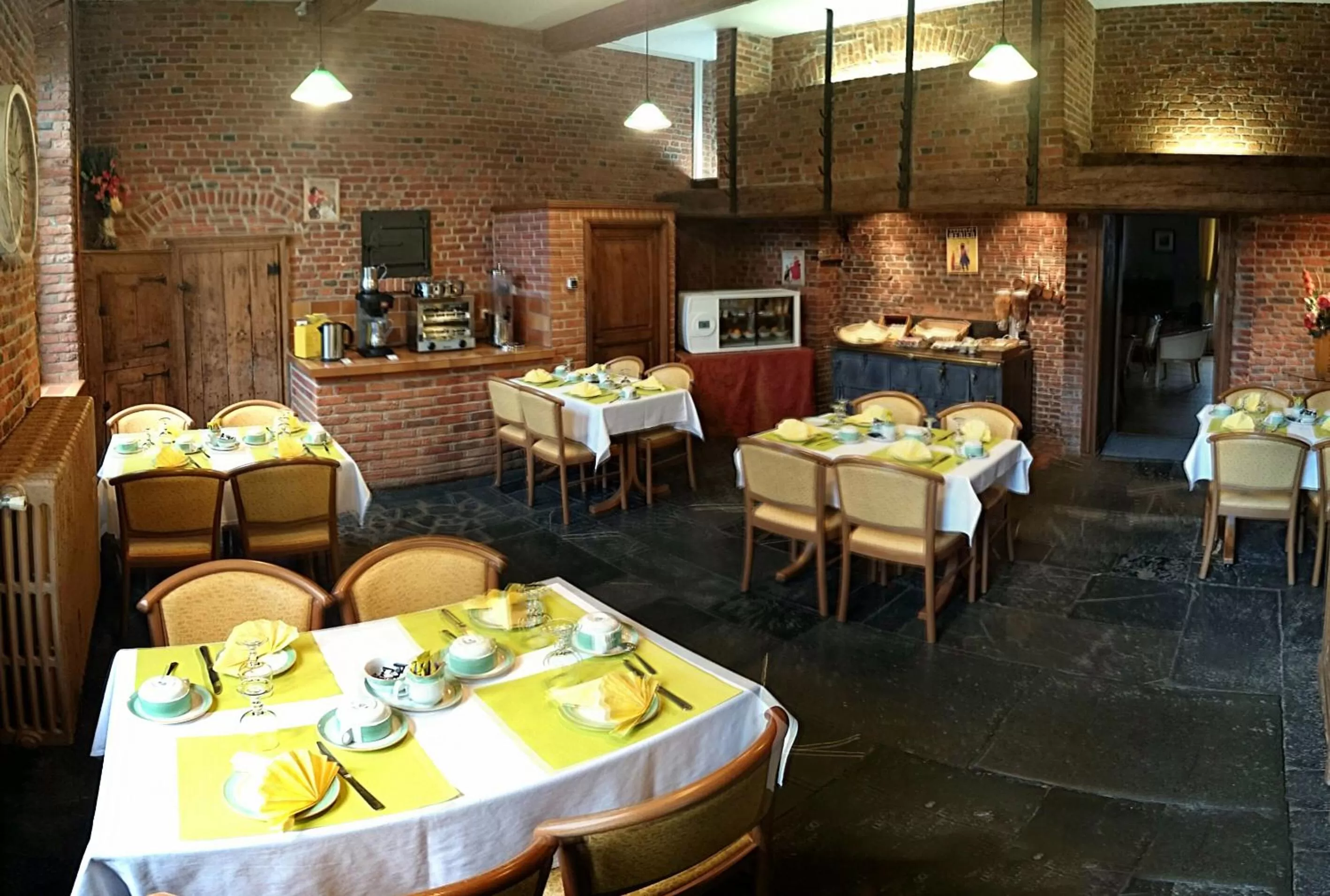 Breakfast in Centre Bol Vert