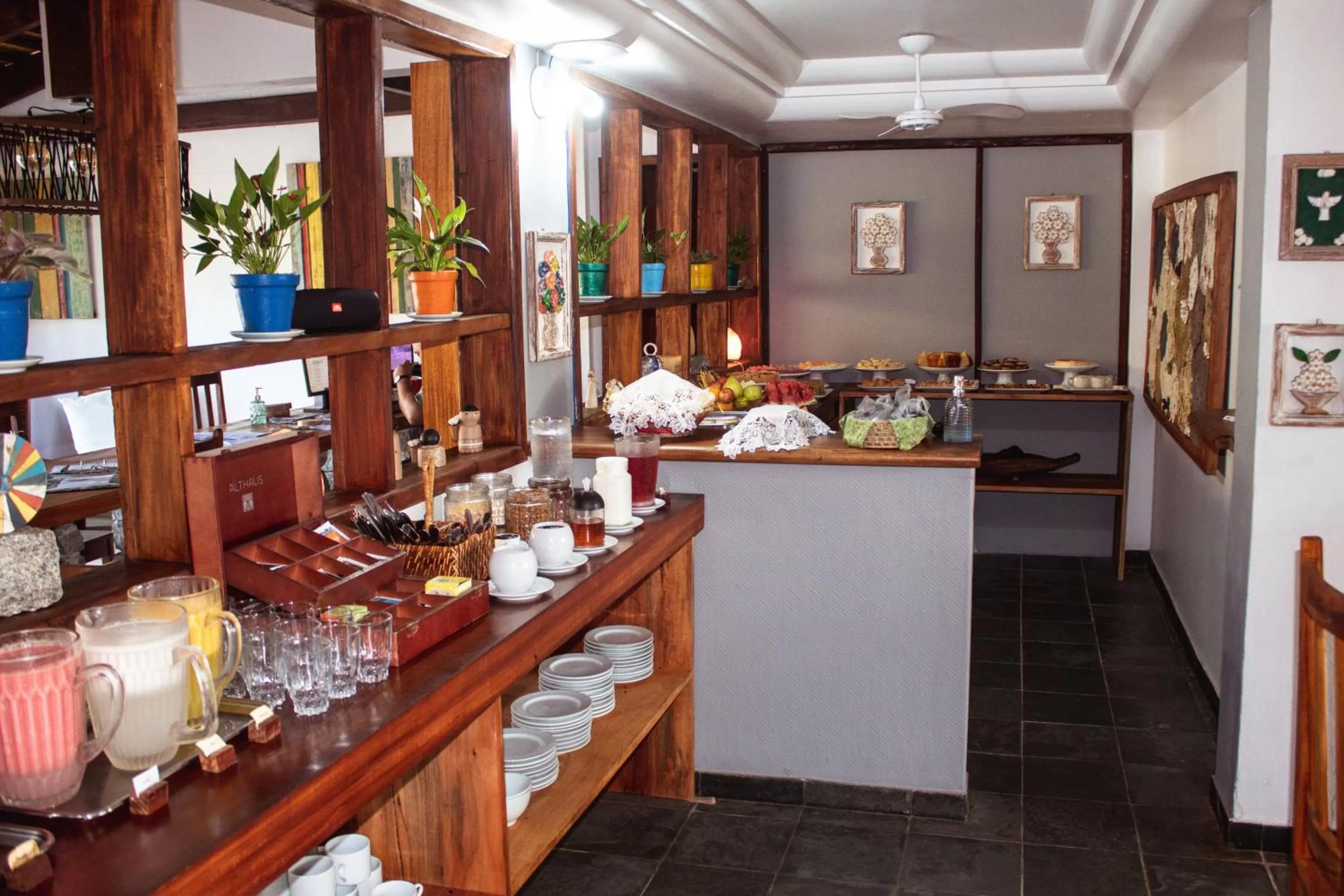 Breakfast in Pousada dos Hibiscus