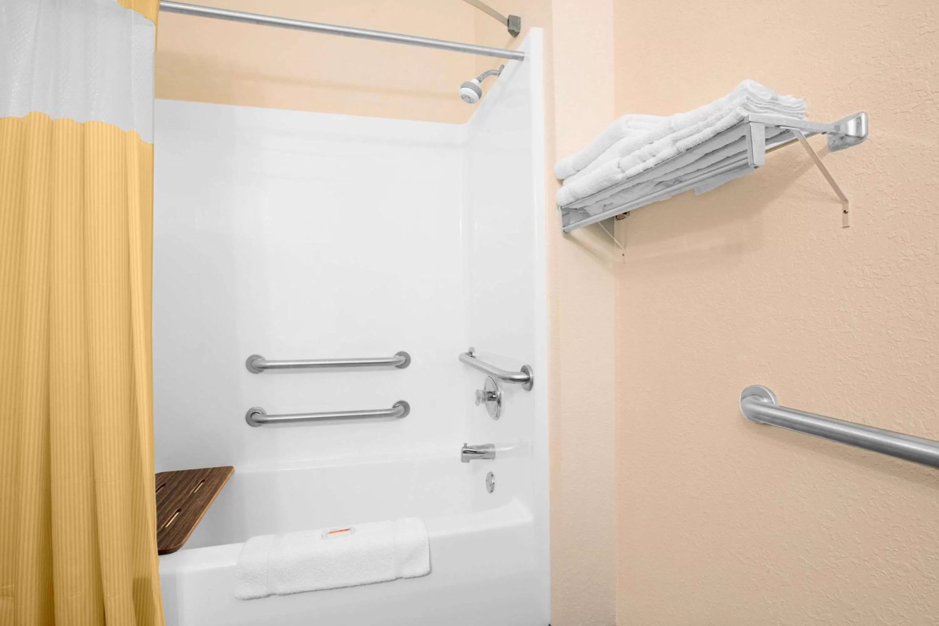 Photo of the whole room in Days Inn by Wyndham Butler