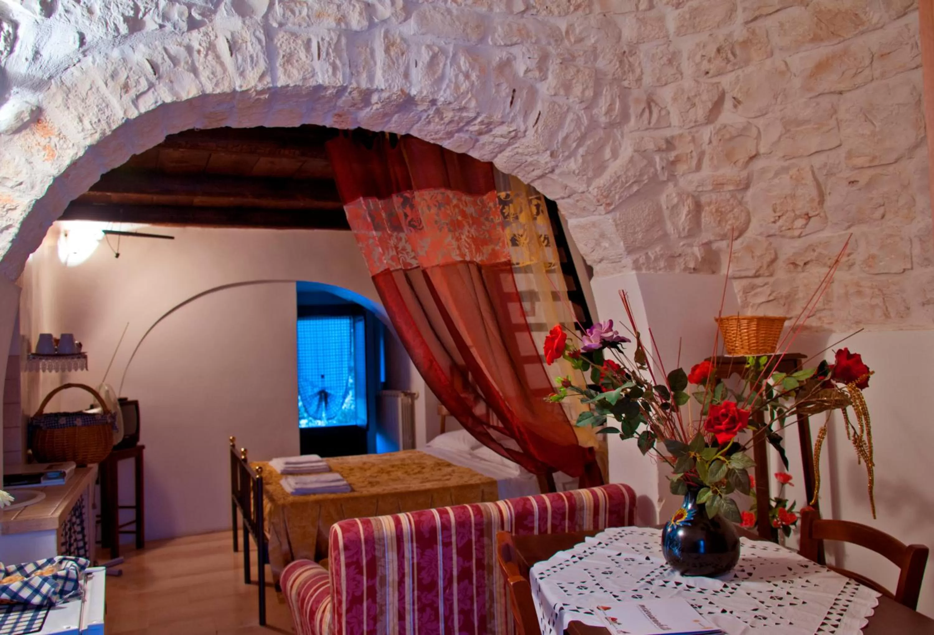 Photo of the whole room in Giardino Dei Trulli