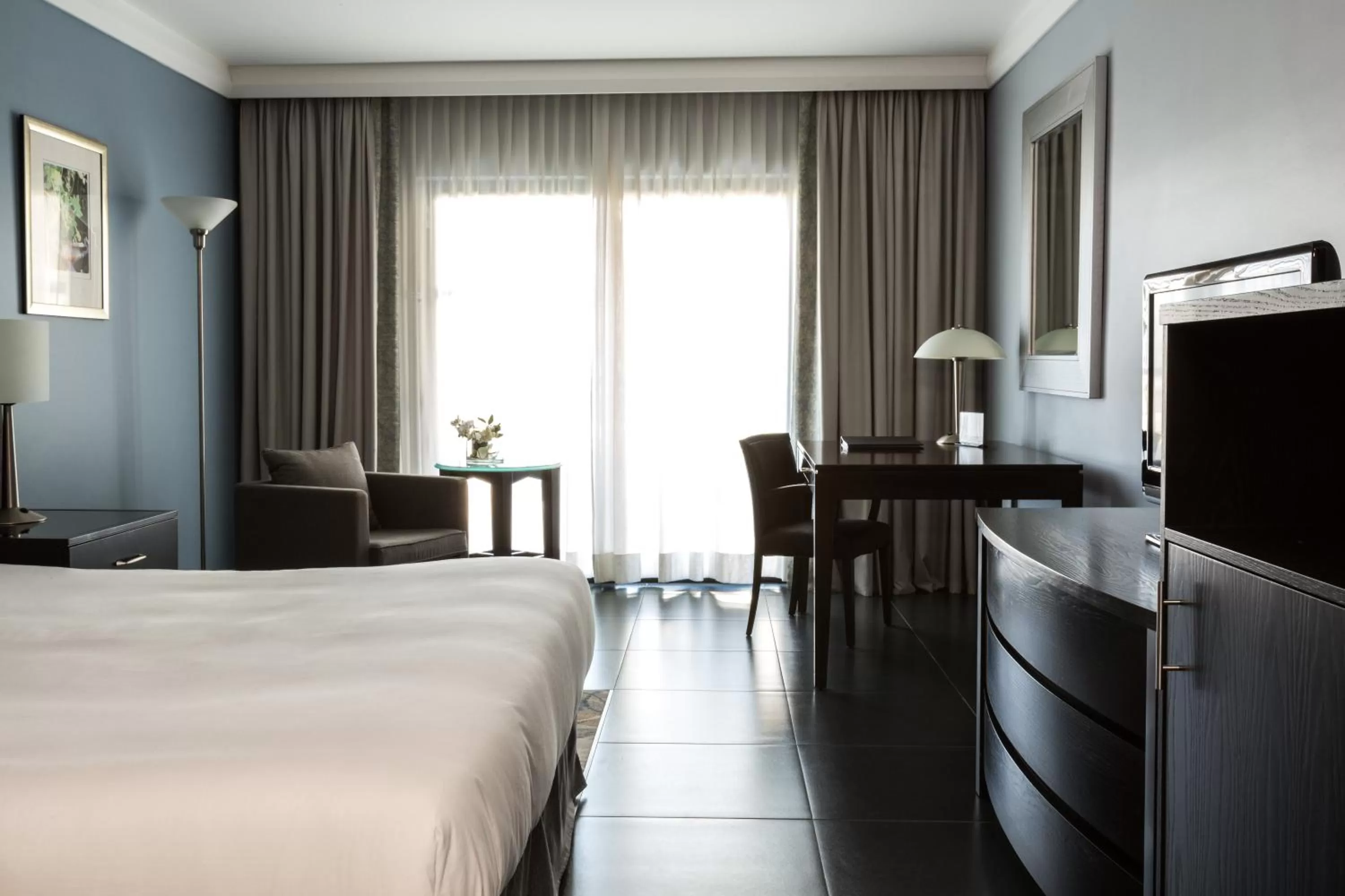 Photo of the whole room, Bed in InterContinental Malta by IHG