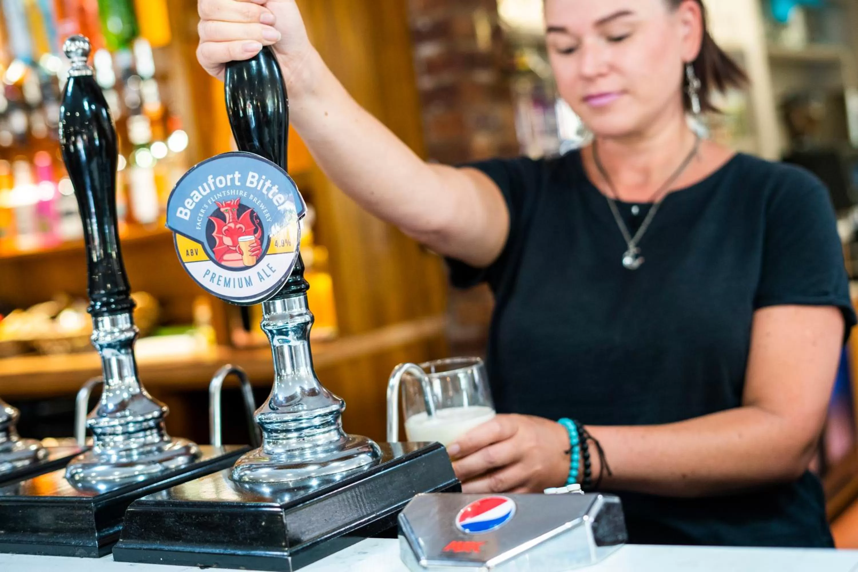 Restaurant/places to eat in Beaufort Park Hotel