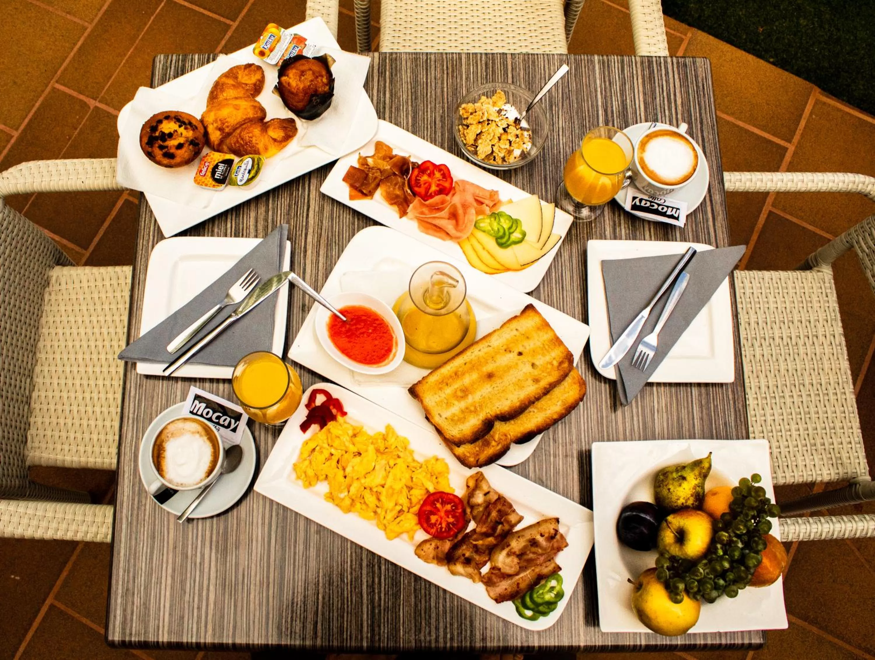 Breakfast in Apartamentos Royal Life