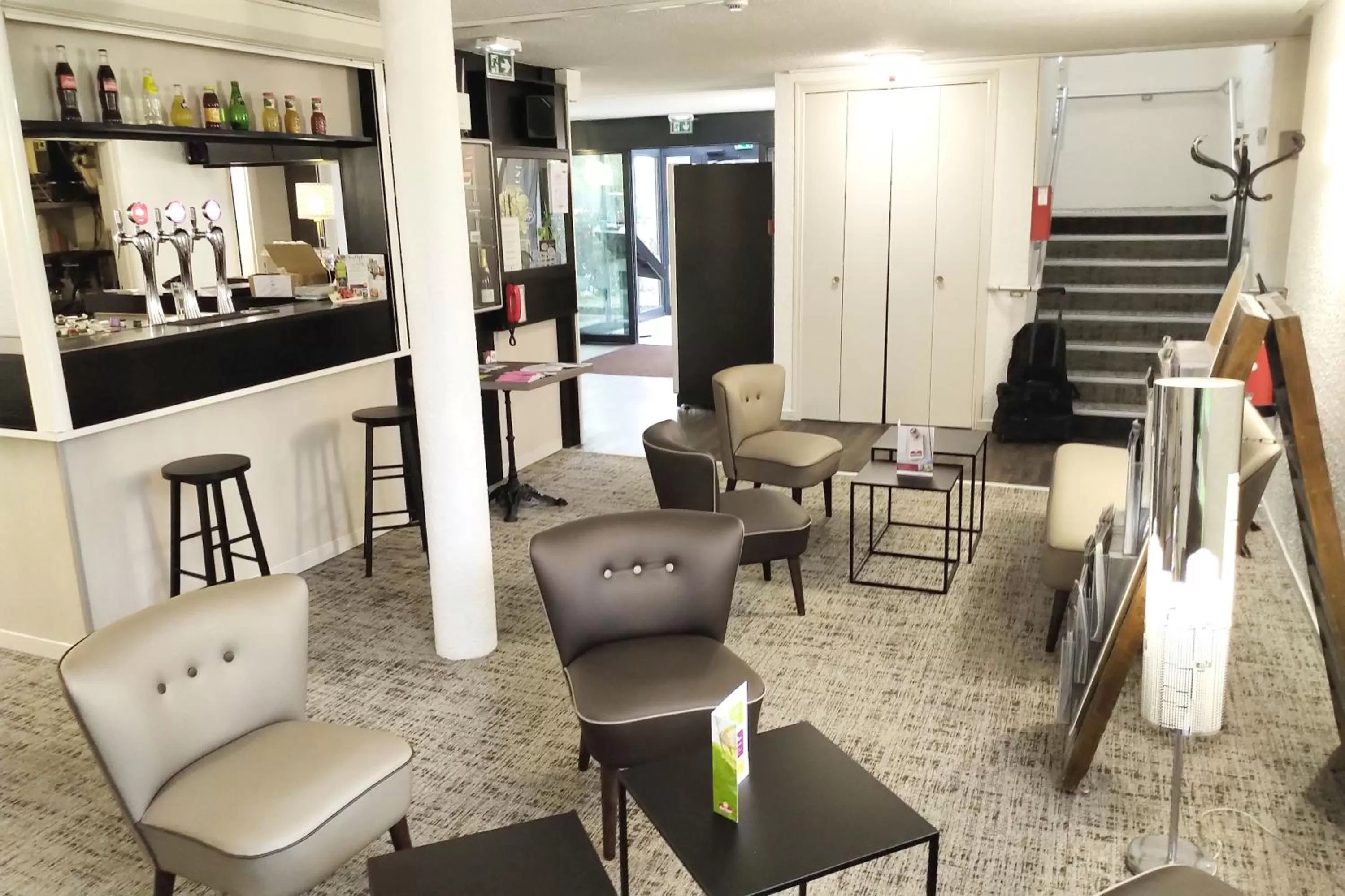 Lobby or reception in Brit Hotel Reims La Pompelle