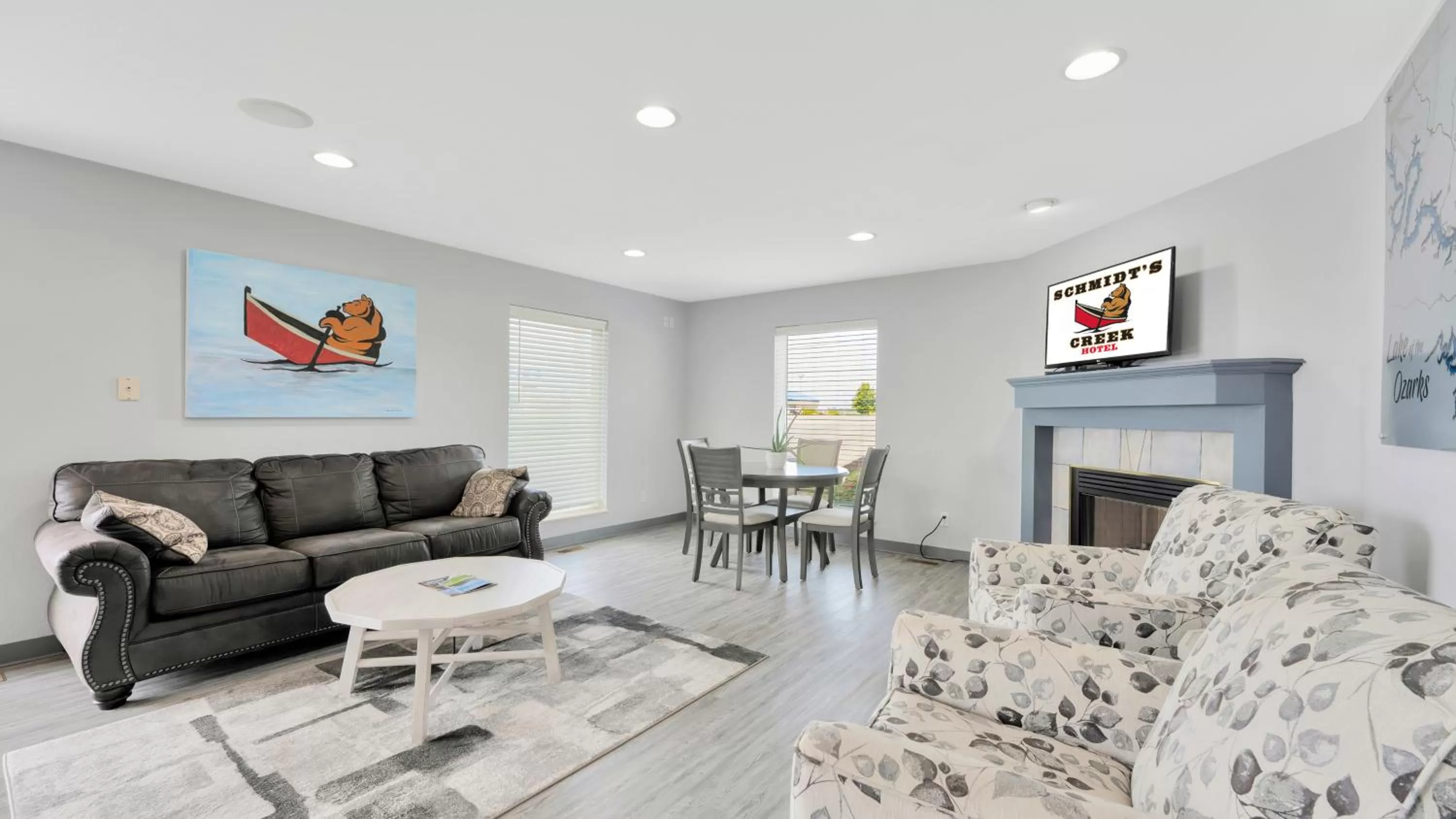 Lobby or reception in Schmidt's Creek Hotel